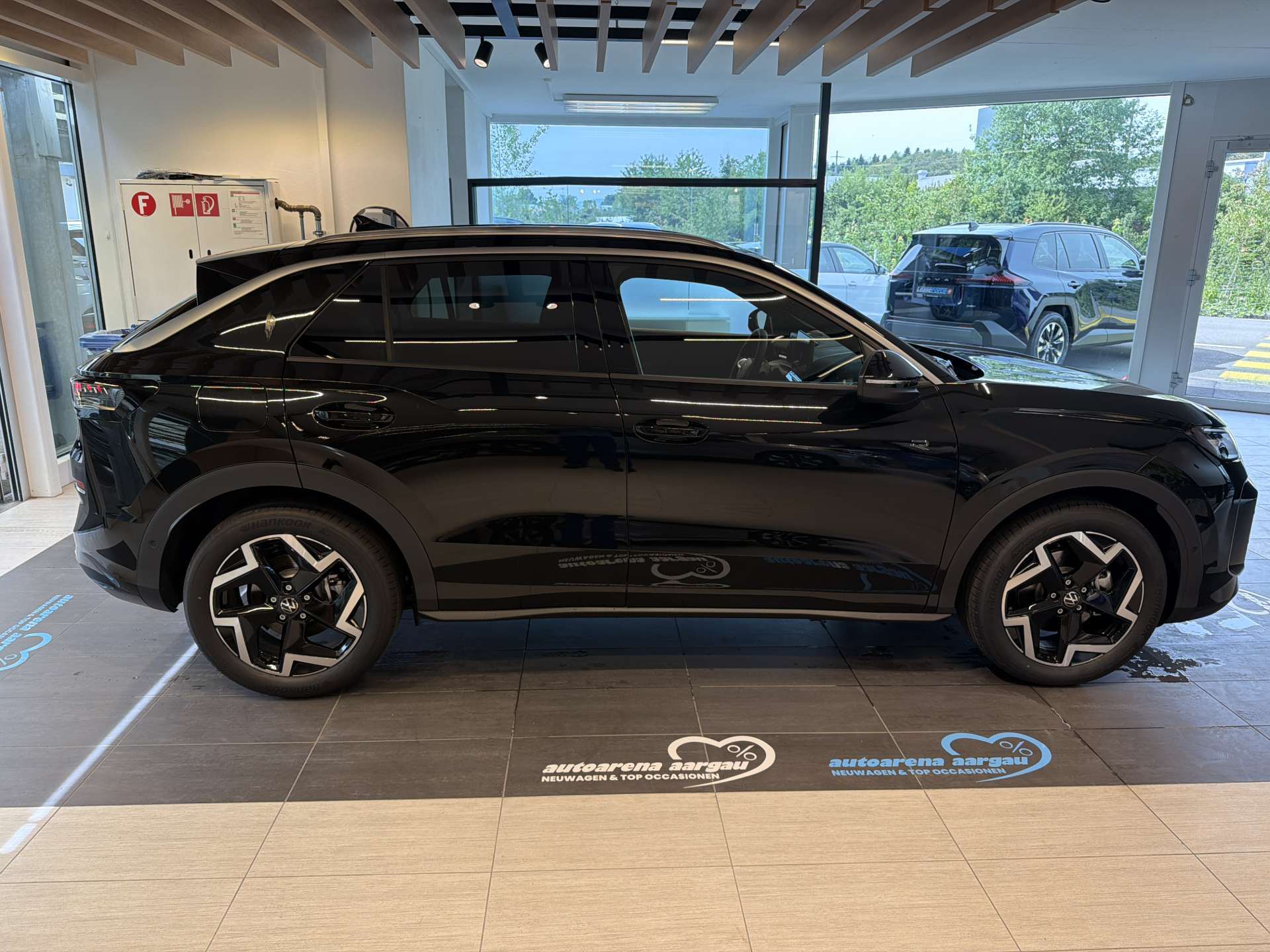 VW T-Roc 1.5 eTSi mHEV R-Line DSG-Automat-image-13