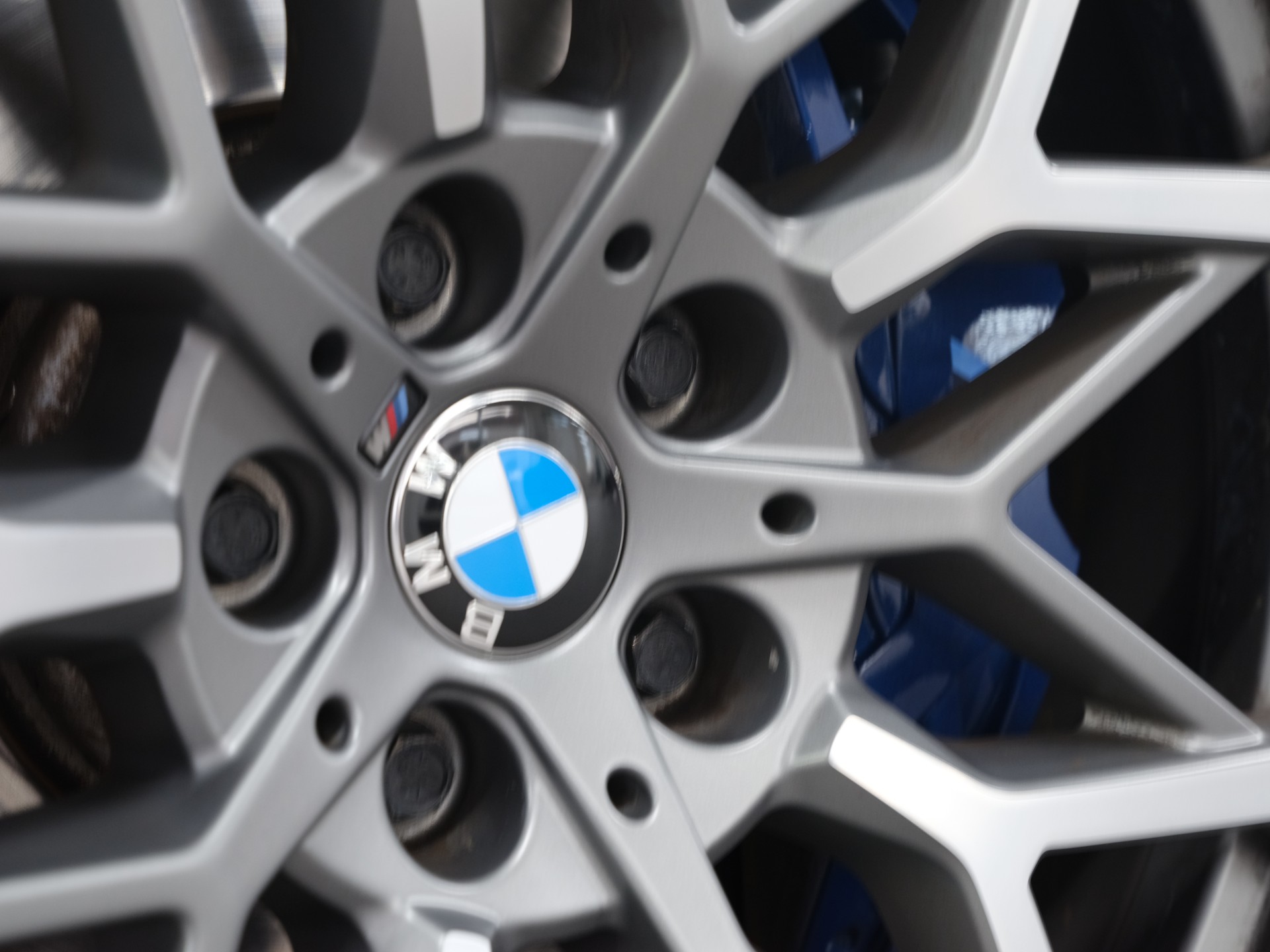 BMW M340i xDrive Steptronic *Sportabgassanlage* *360 Kamera* *Harman & Kardon*-image-13