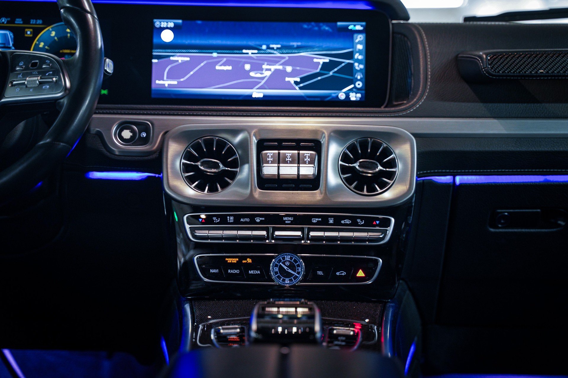 MERCEDES-BENZ G 500 AMG Line 9G-Tronic-image-11