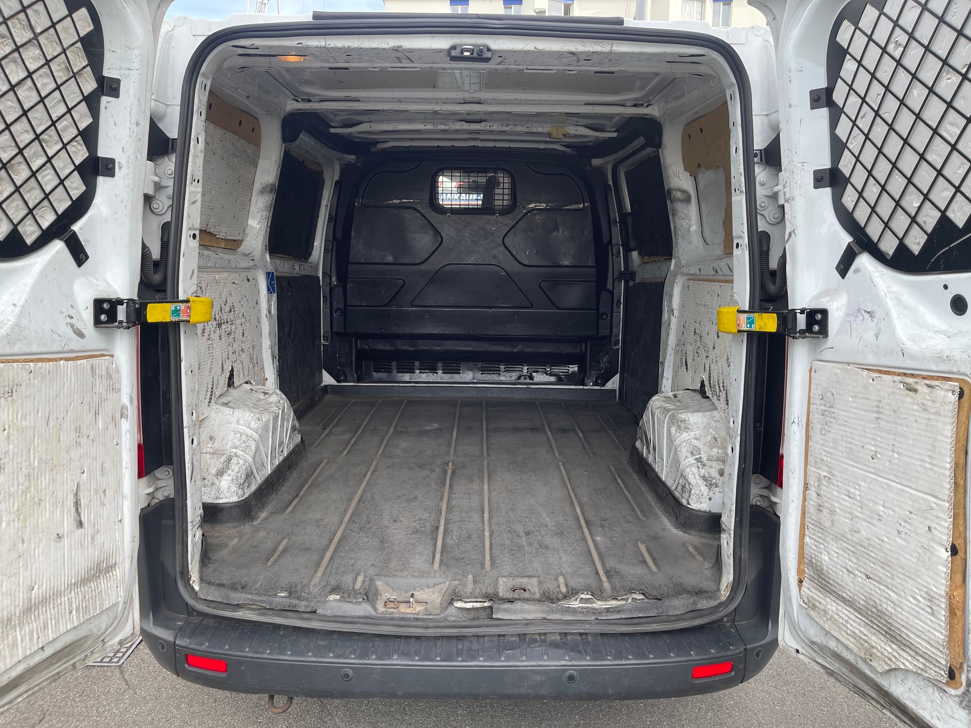 FORD Transit Custom Van 270 L1H1 Trend SelectShift A-image-6