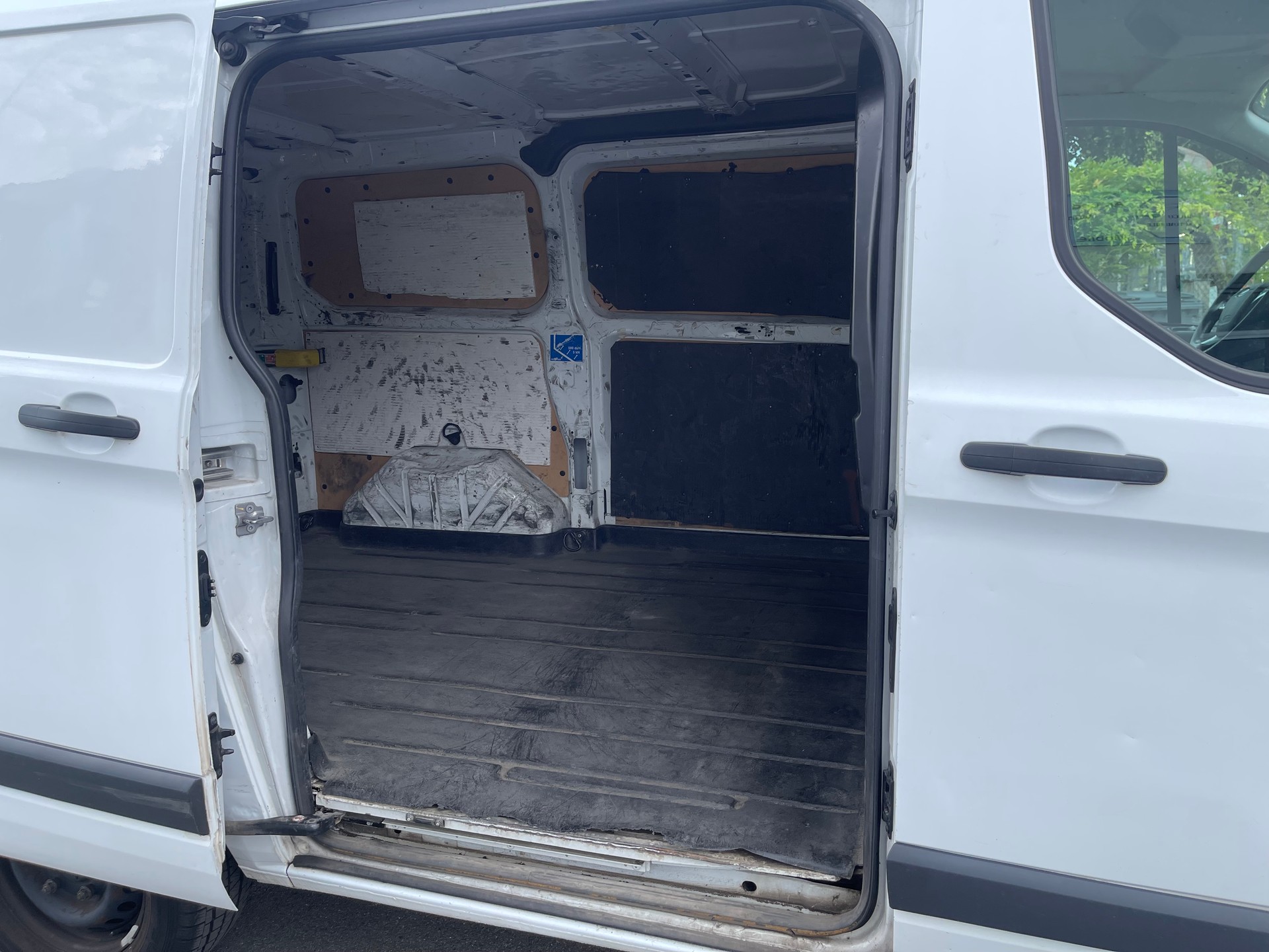 FORD Transit Custom Van 270 L1H1 Trend SelectShift A-image-7