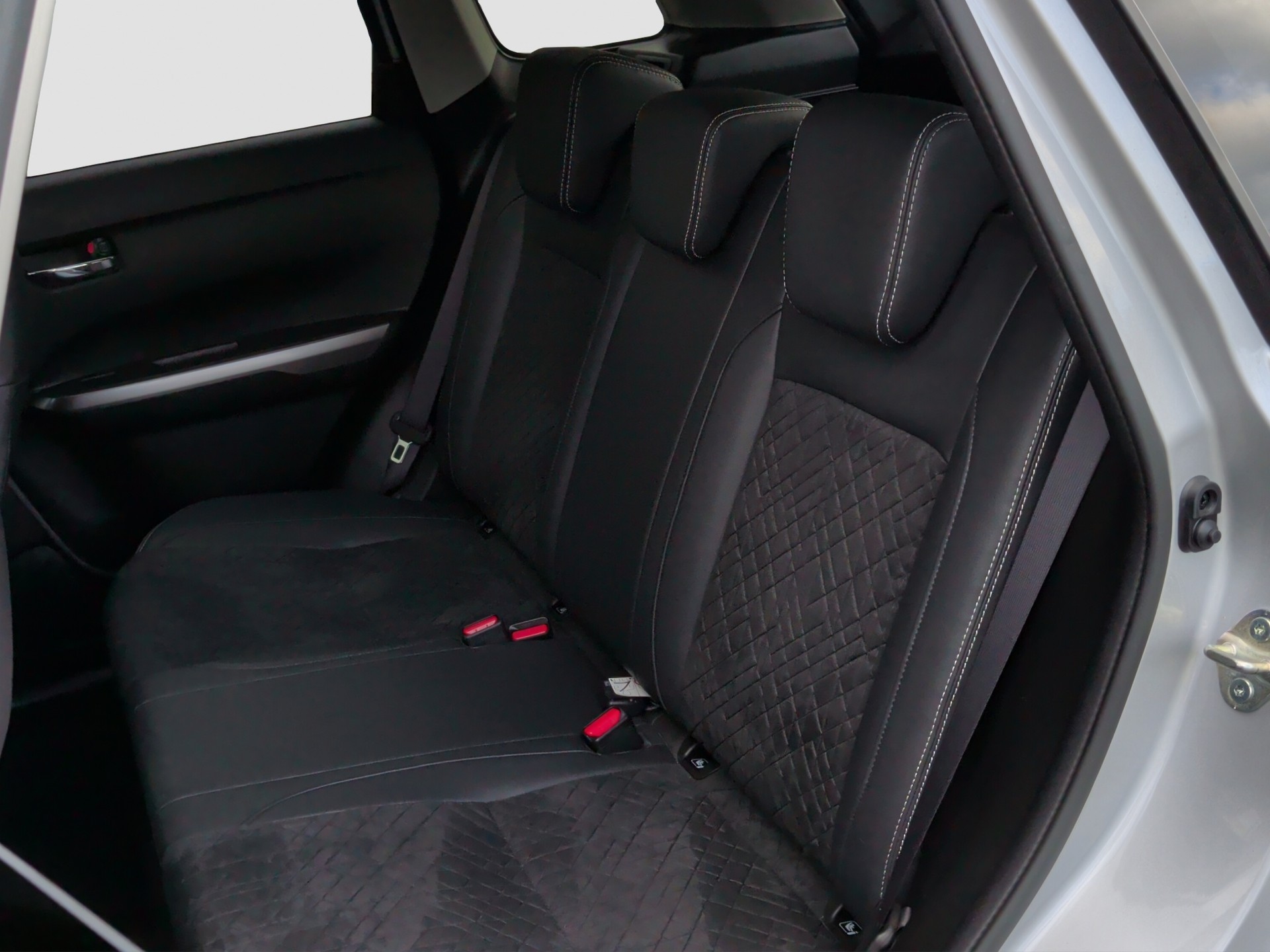 SUZUKI Vitara 1.5 Hybrid Piz Sulai Top 4x4 AGS-image-12