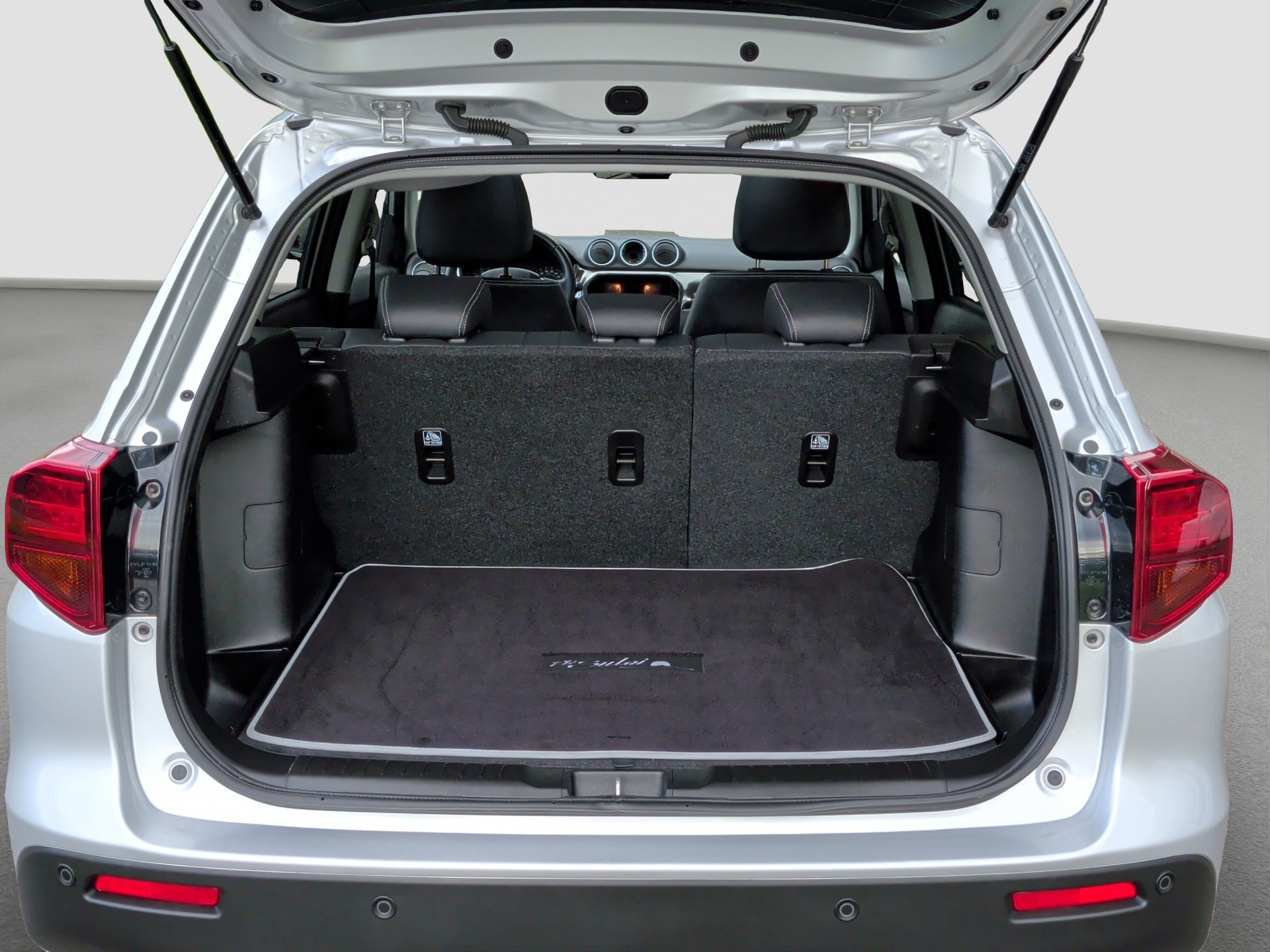 SUZUKI Vitara 1.5 Hybrid Piz Sulai Top 4x4 AGS-image-17