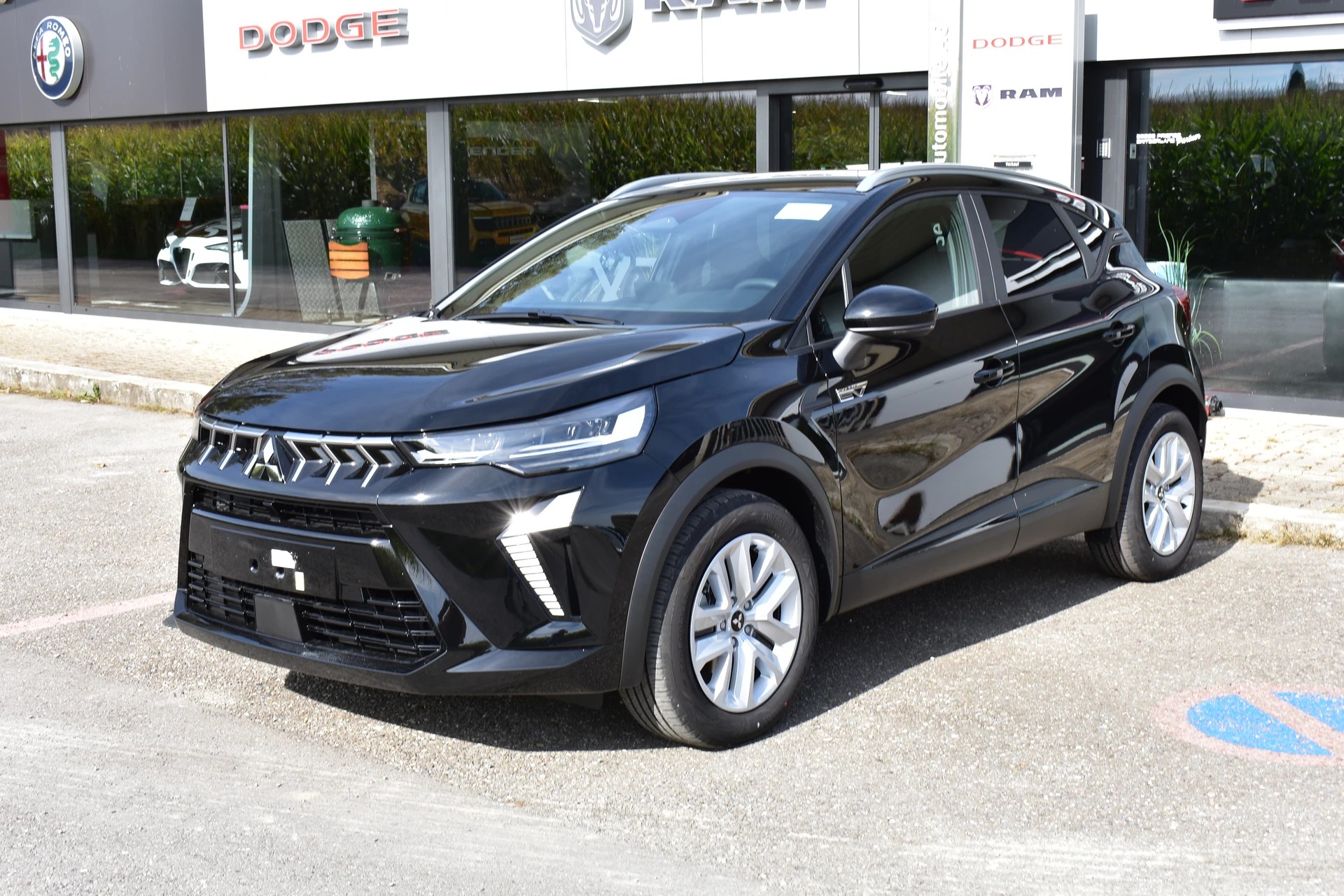 MITSUBISHI ASX 1.6 HEV Invite-image-2