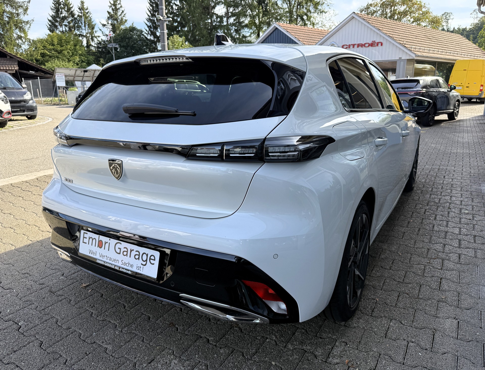 PEUGEOT 308 1.2 Pure Tech Allure Pack EAT8-image-5