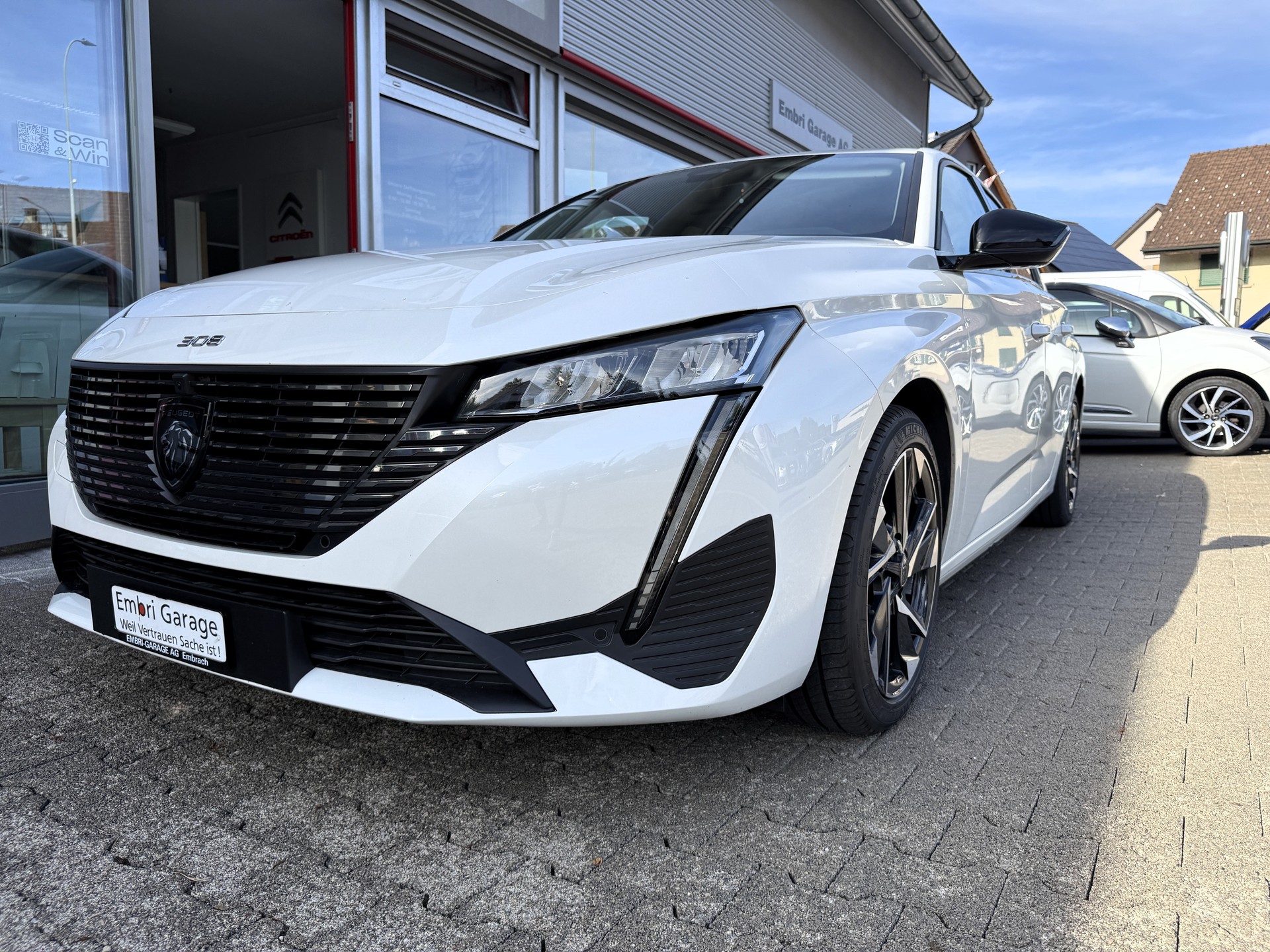 PEUGEOT 308 1.2 Pure Tech Allure Pack EAT8-image-2