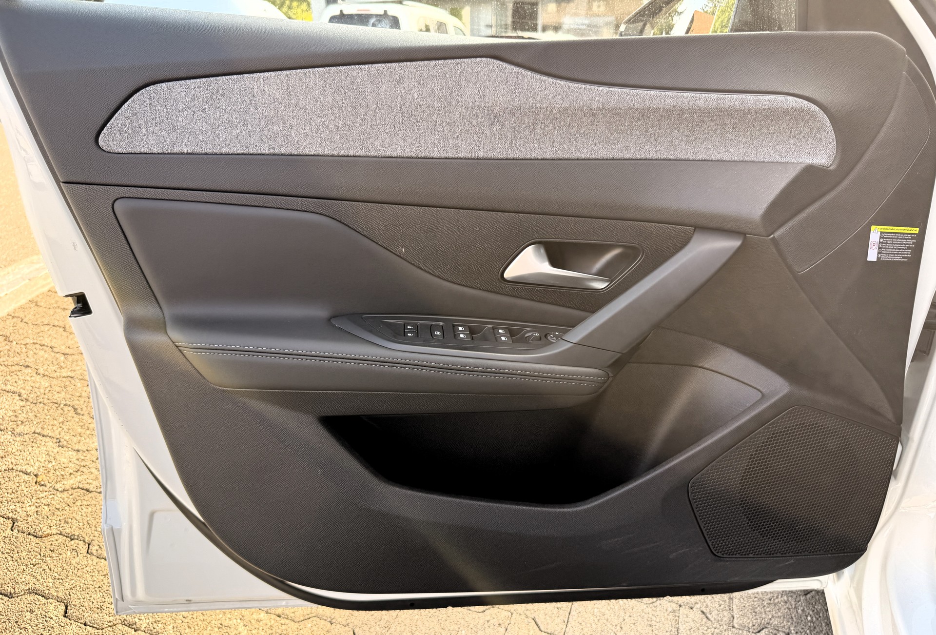 PEUGEOT 308 1.2 Pure Tech Allure Pack EAT8-image-15