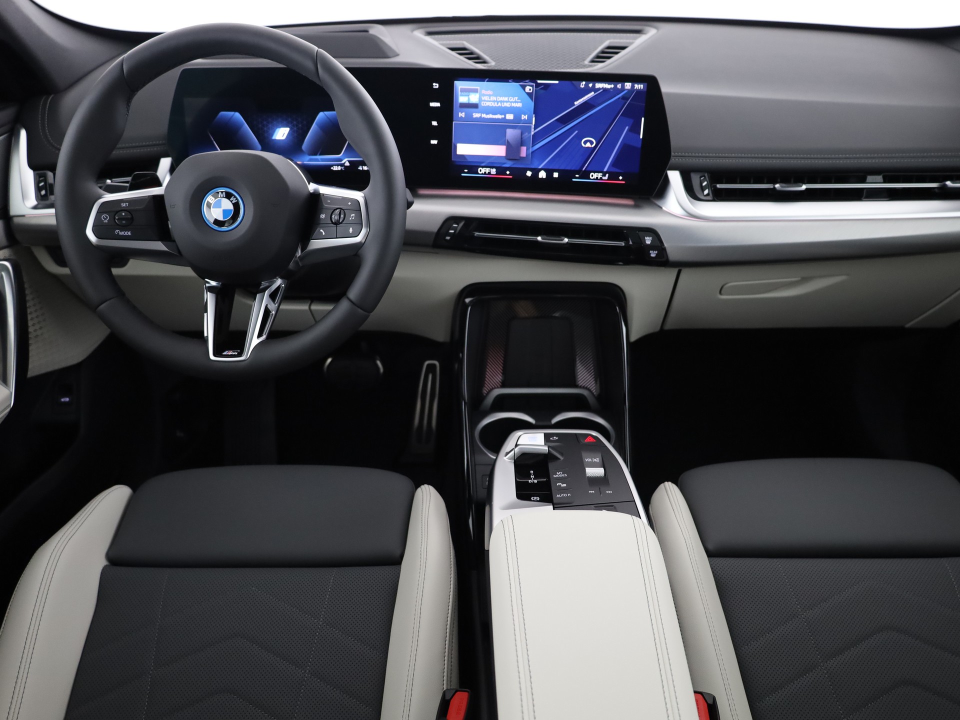 BMW iX1 xDrive 30 M Sport Pro-image-15