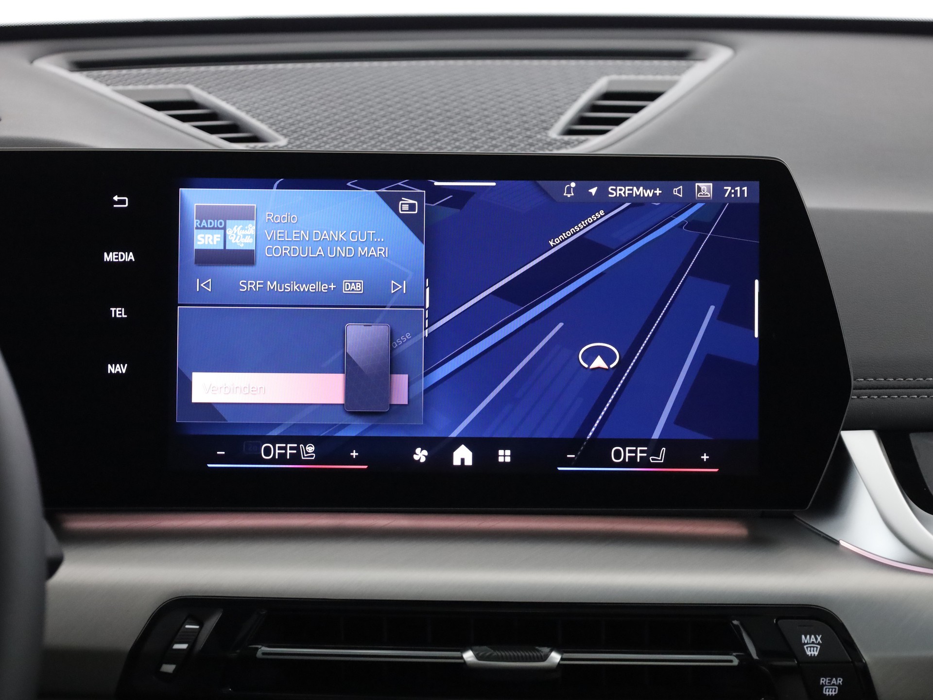 BMW iX1 xDrive 30 M Sport Pro-image-16