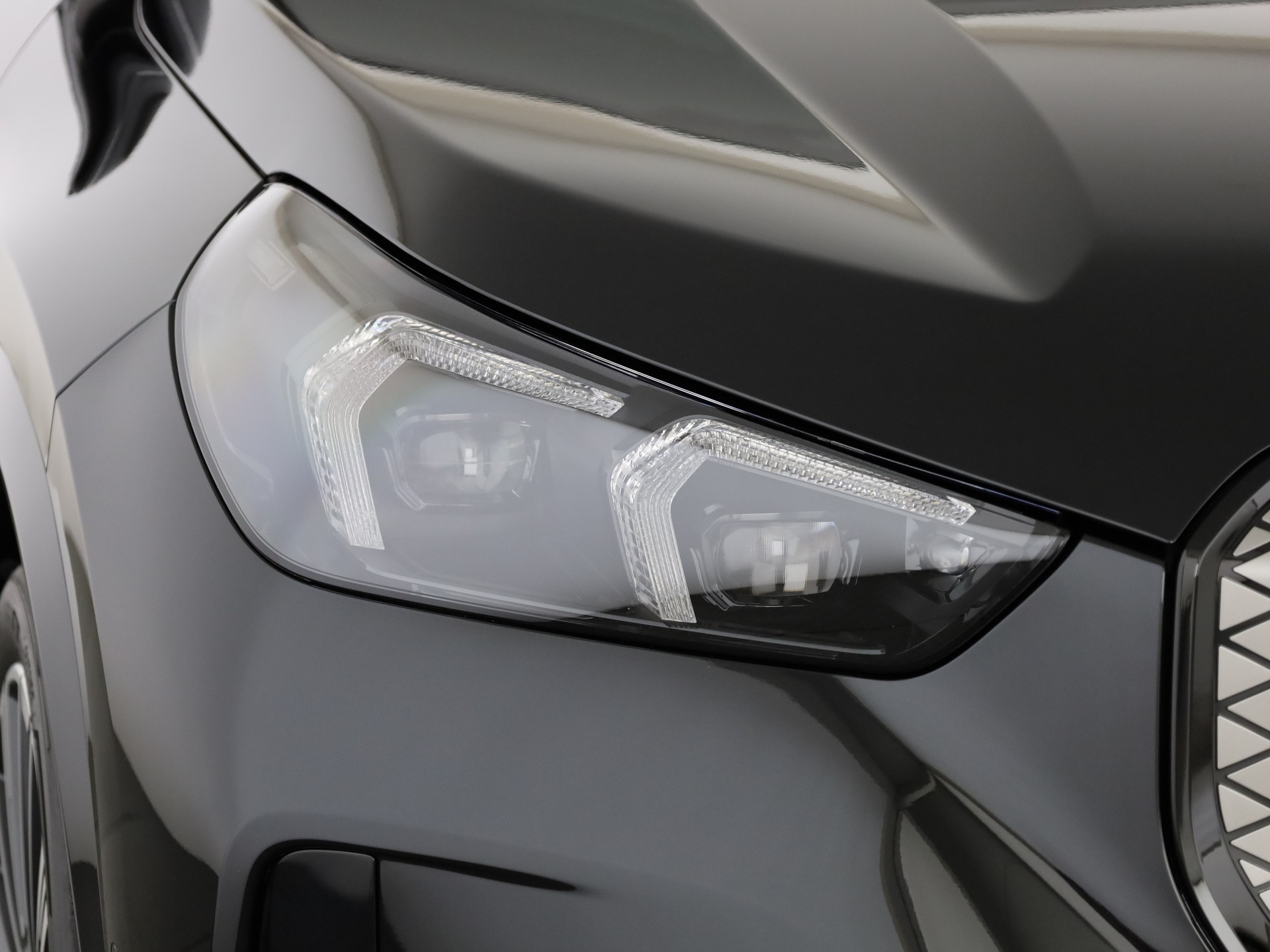 BMW iX1 xDrive 30 M Sport Pro-image-5