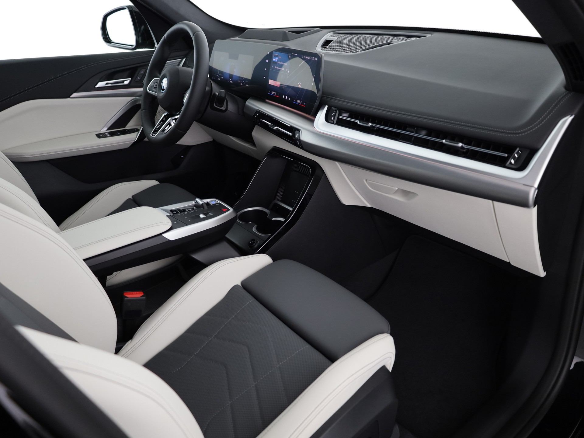 BMW iX1 xDrive 30 M Sport Pro-image-12