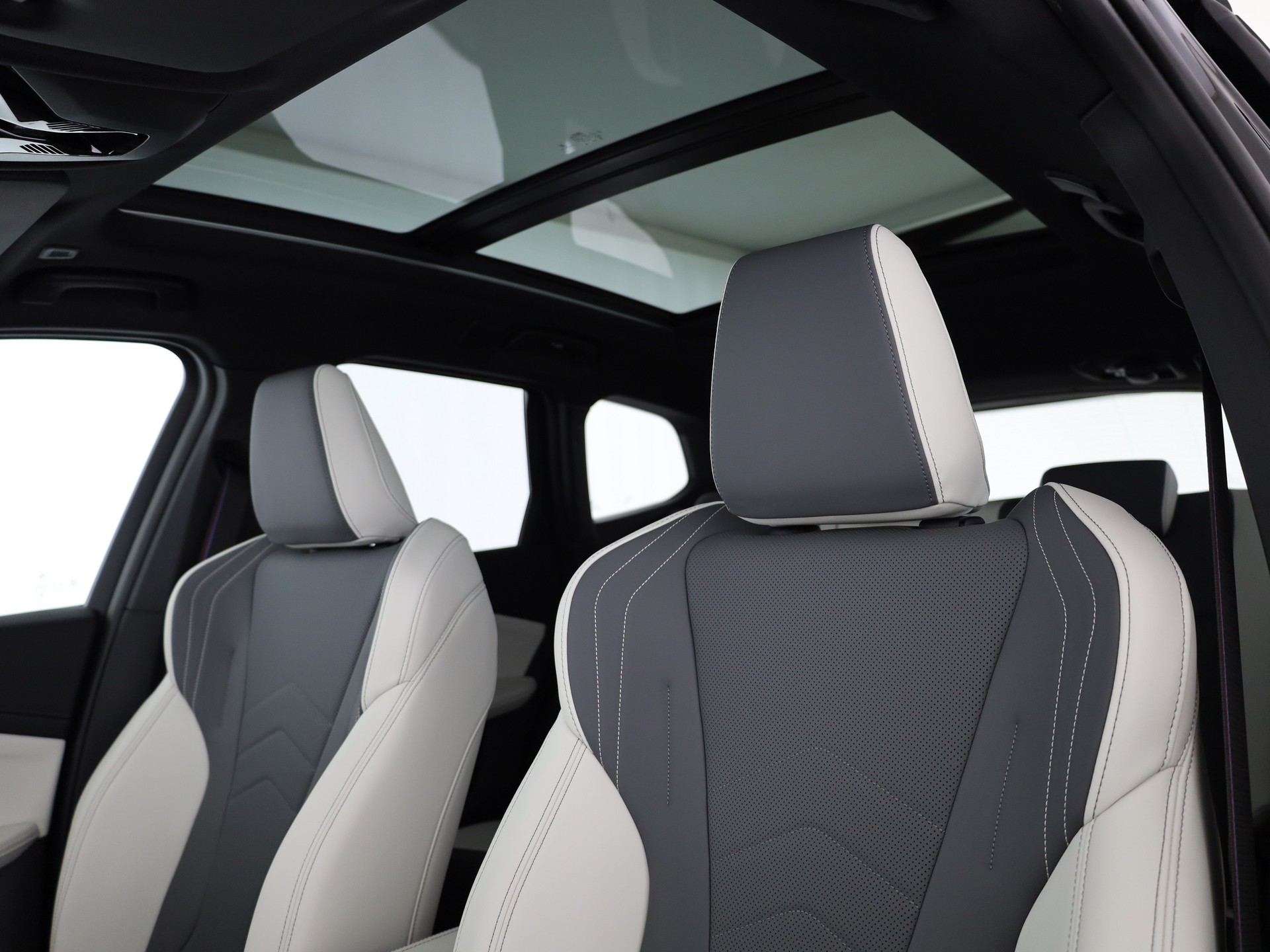 BMW iX1 xDrive 30 M Sport Pro-image-10