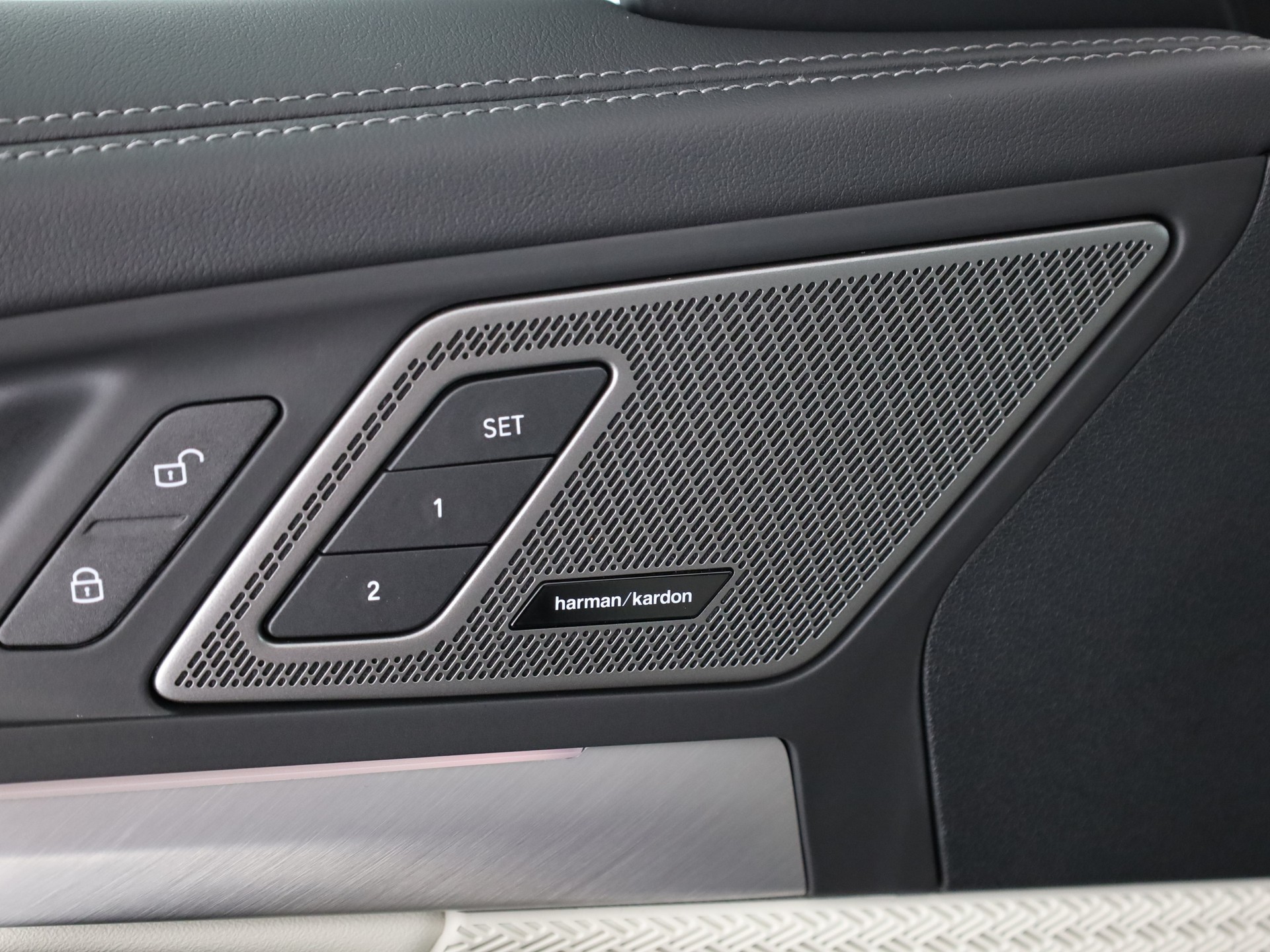 BMW iX1 xDrive 30 M Sport Pro-image-9
