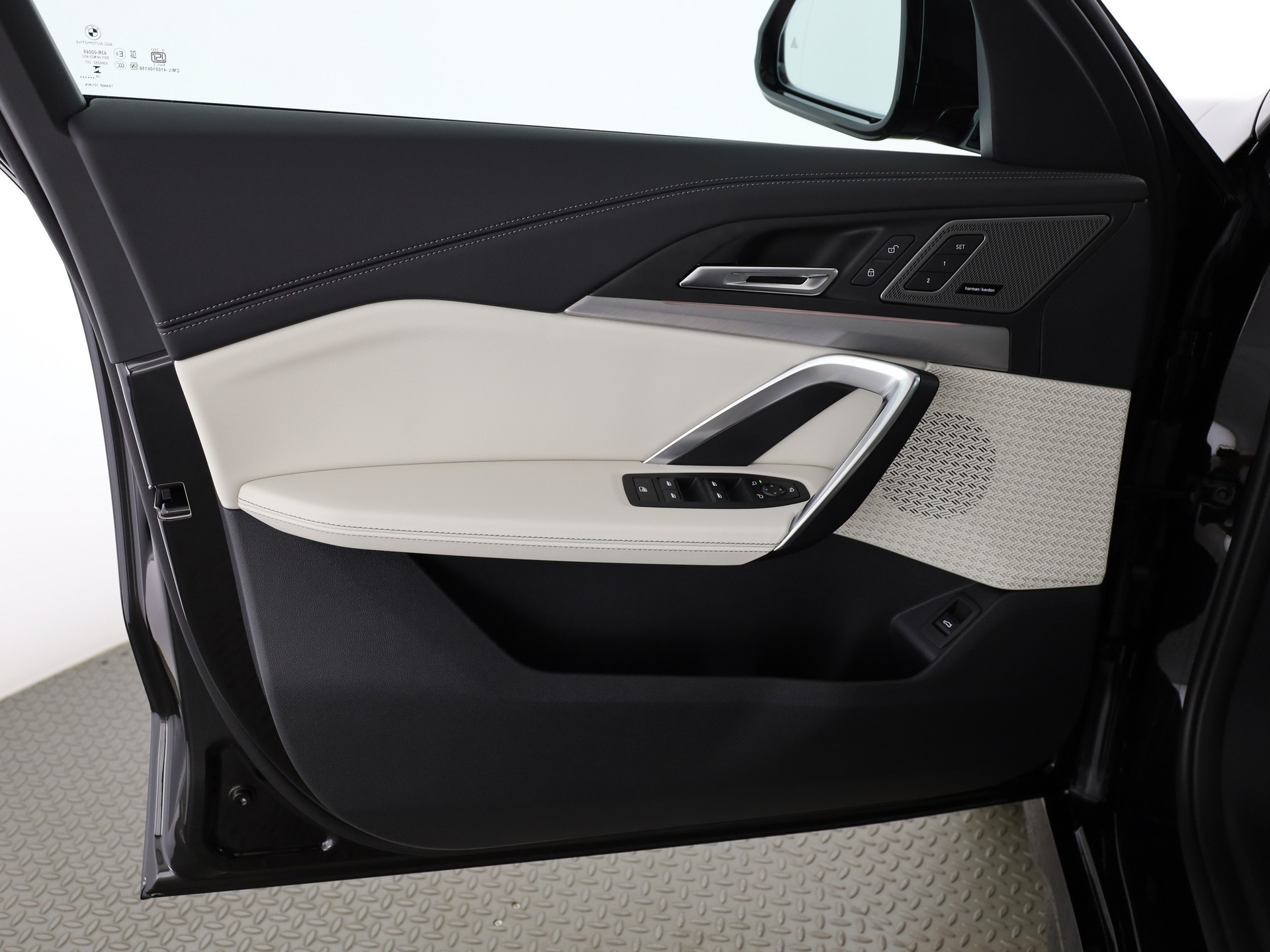 BMW iX1 xDrive 30 M Sport Pro-image-8