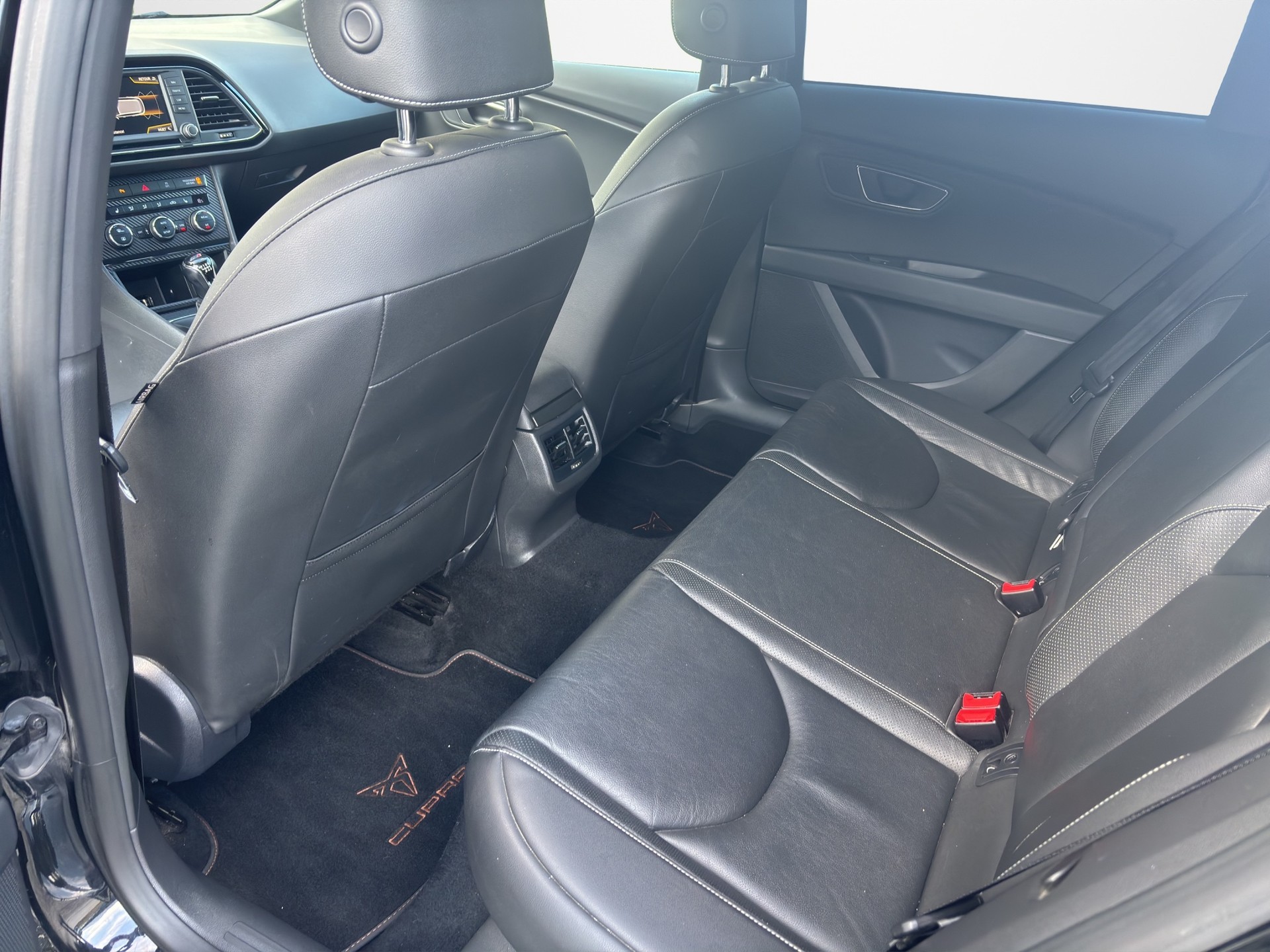 SEAT Leon ST 2.0 TSI Cupra 290-image-10