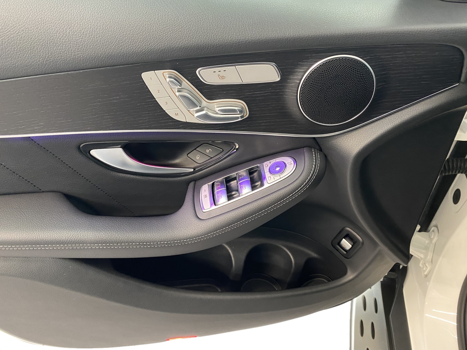 MERCEDES-BENZ GLC 220 d AMG Line 4MATIC-image-10