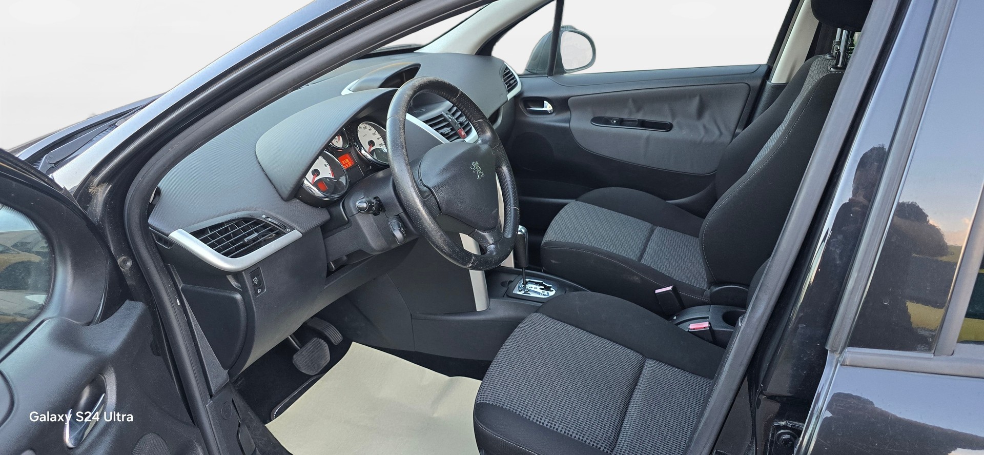 PEUGEOT 207 SW 1.6 16V Sport Automatic-image-8