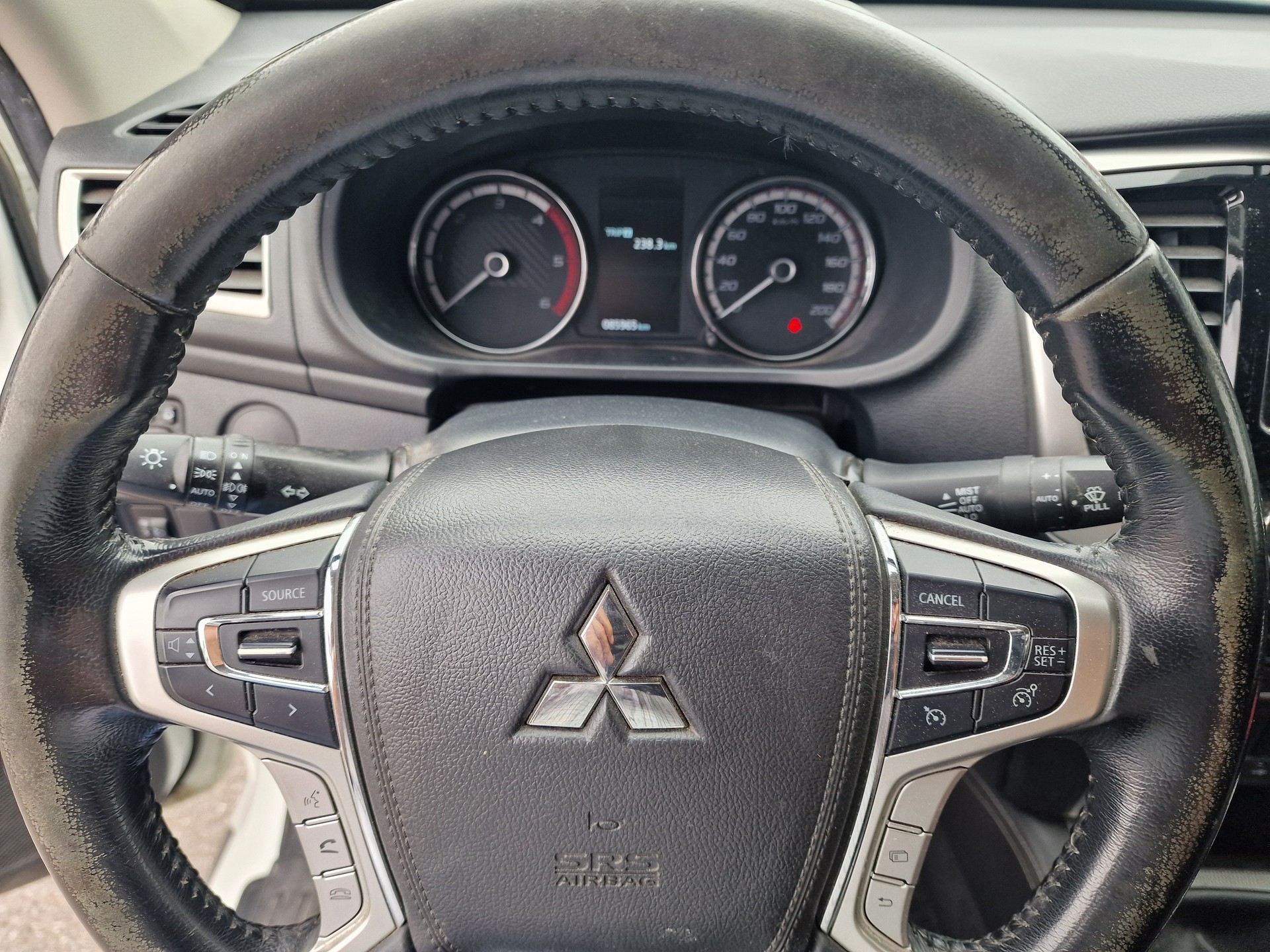 MITSUBISHI L 200 2.2 Style Club Cab-image-7
