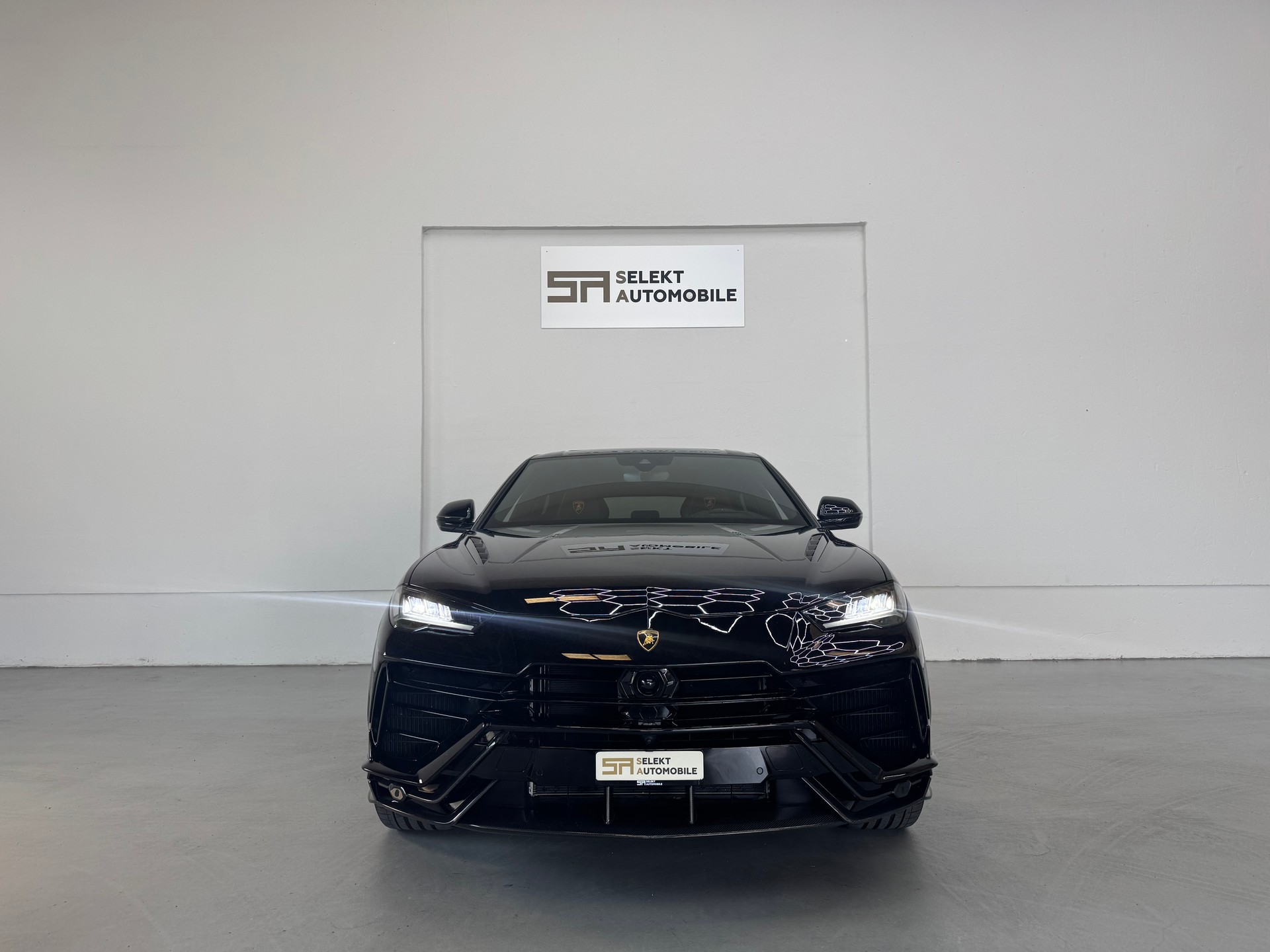 LAMBORGHINI Urus Performante | CH-Fahrzeug | Allblack-image-1