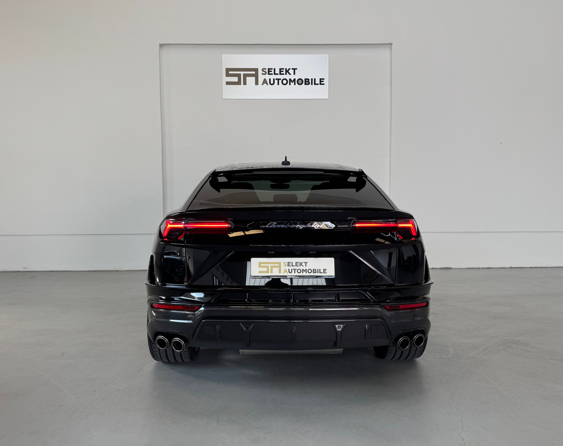 LAMBORGHINI Urus Performante | CH-Fahrzeug | Allblack-image-3