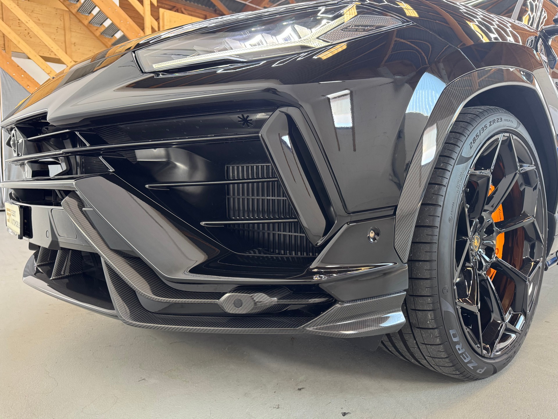LAMBORGHINI Urus Performante | CH-Fahrzeug | Allblack-image-6