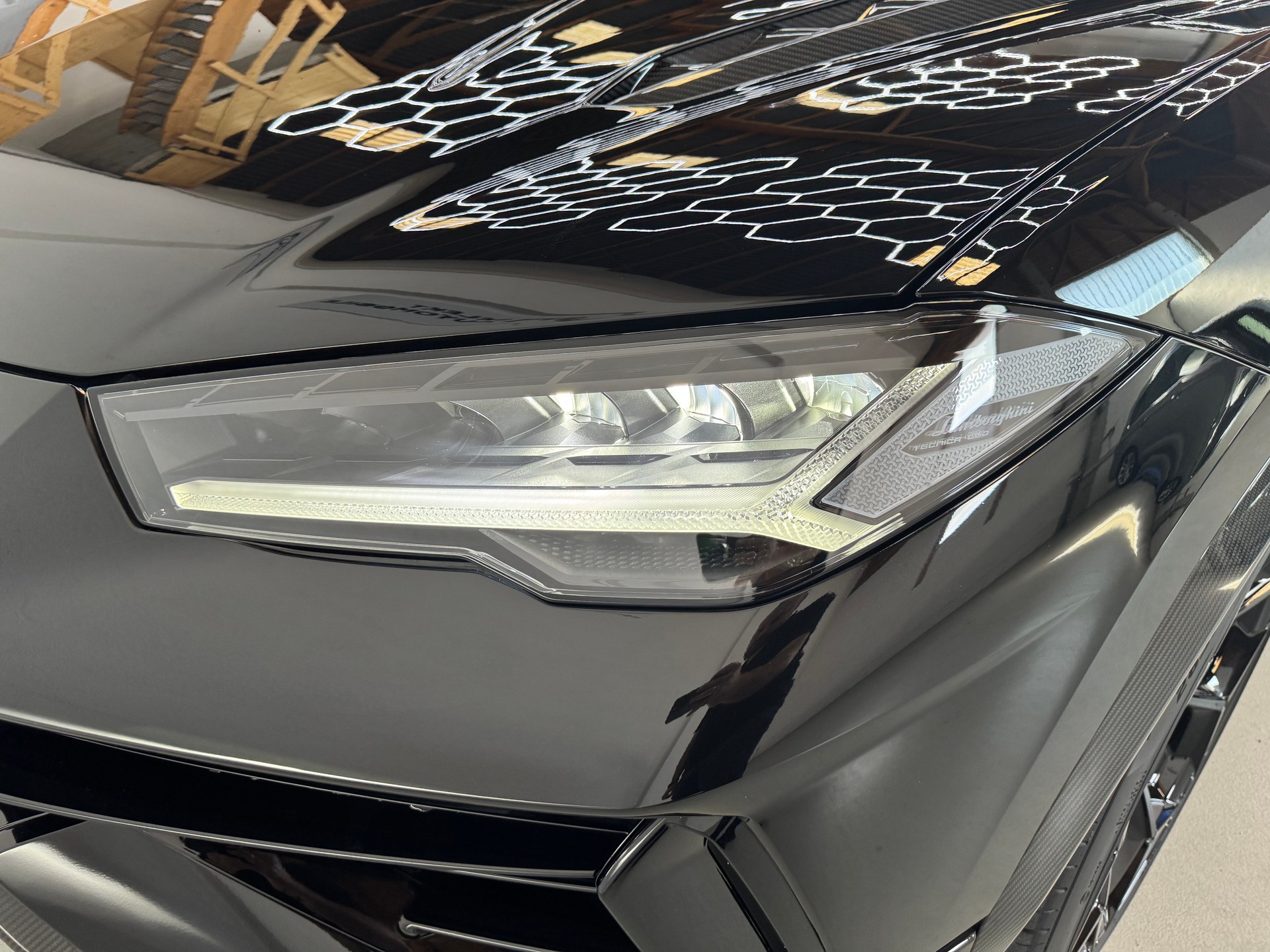LAMBORGHINI Urus Performante | CH-Fahrzeug | Allblack-image-10