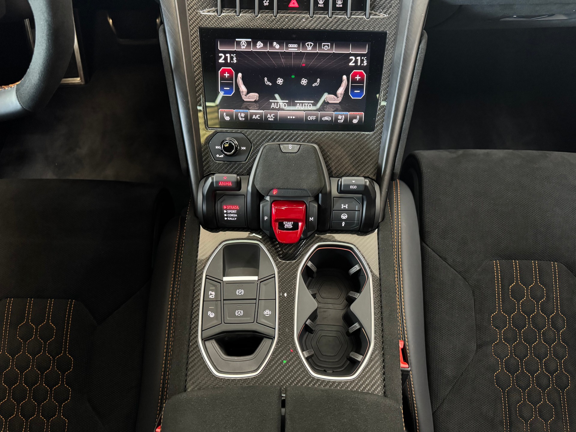 LAMBORGHINI Urus Performante | CH-Fahrzeug | Allblack-image-27