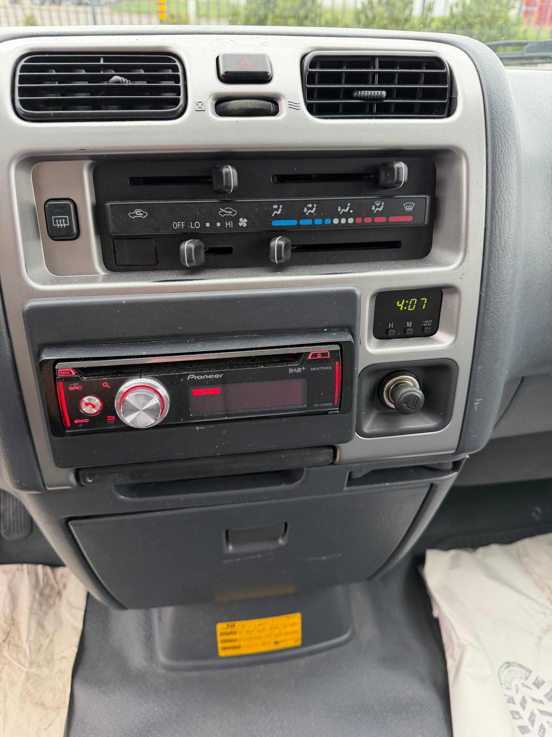 TOYOTA Hiace D-4D Kombi LWB-image-7