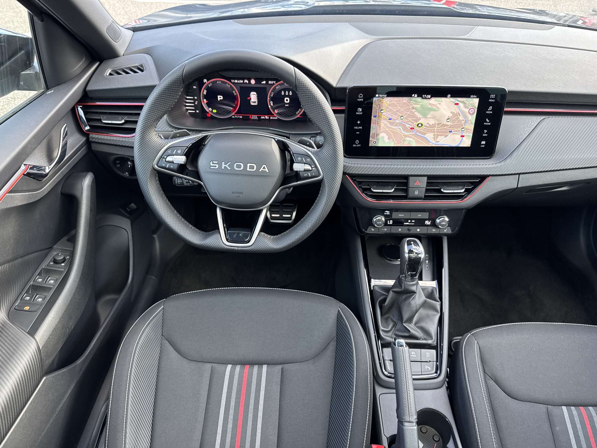 SKODA Kamiq 1.5 TSI Monte Carlo DSG-Automat-image-4