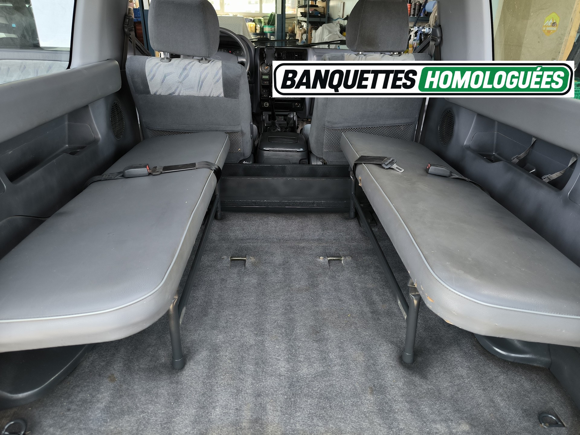 TOYOTA Land Cruiser 300 3.0 TD LX-image-13