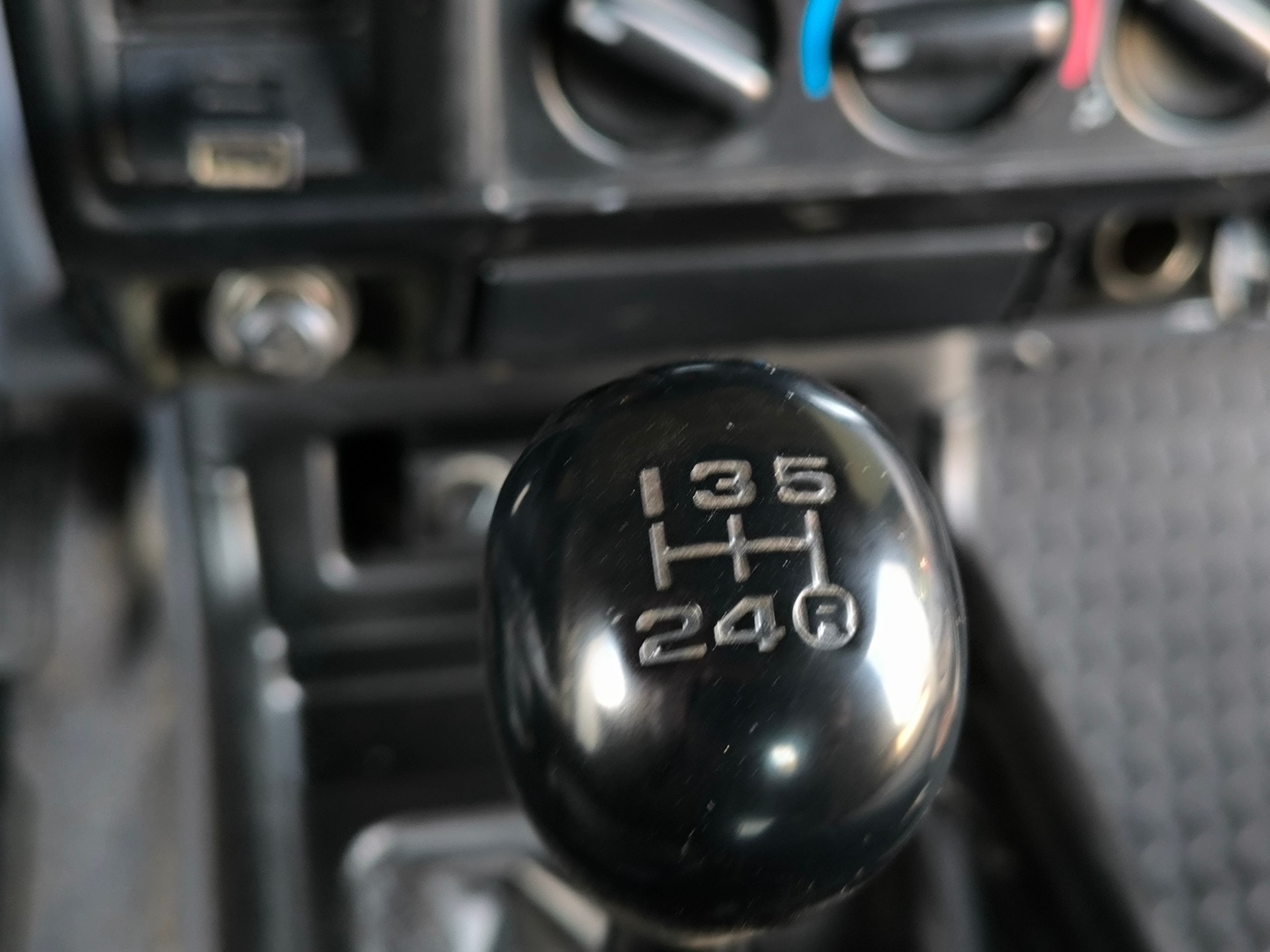 TOYOTA Land Cruiser 300 3.0 TD LX-image-9
