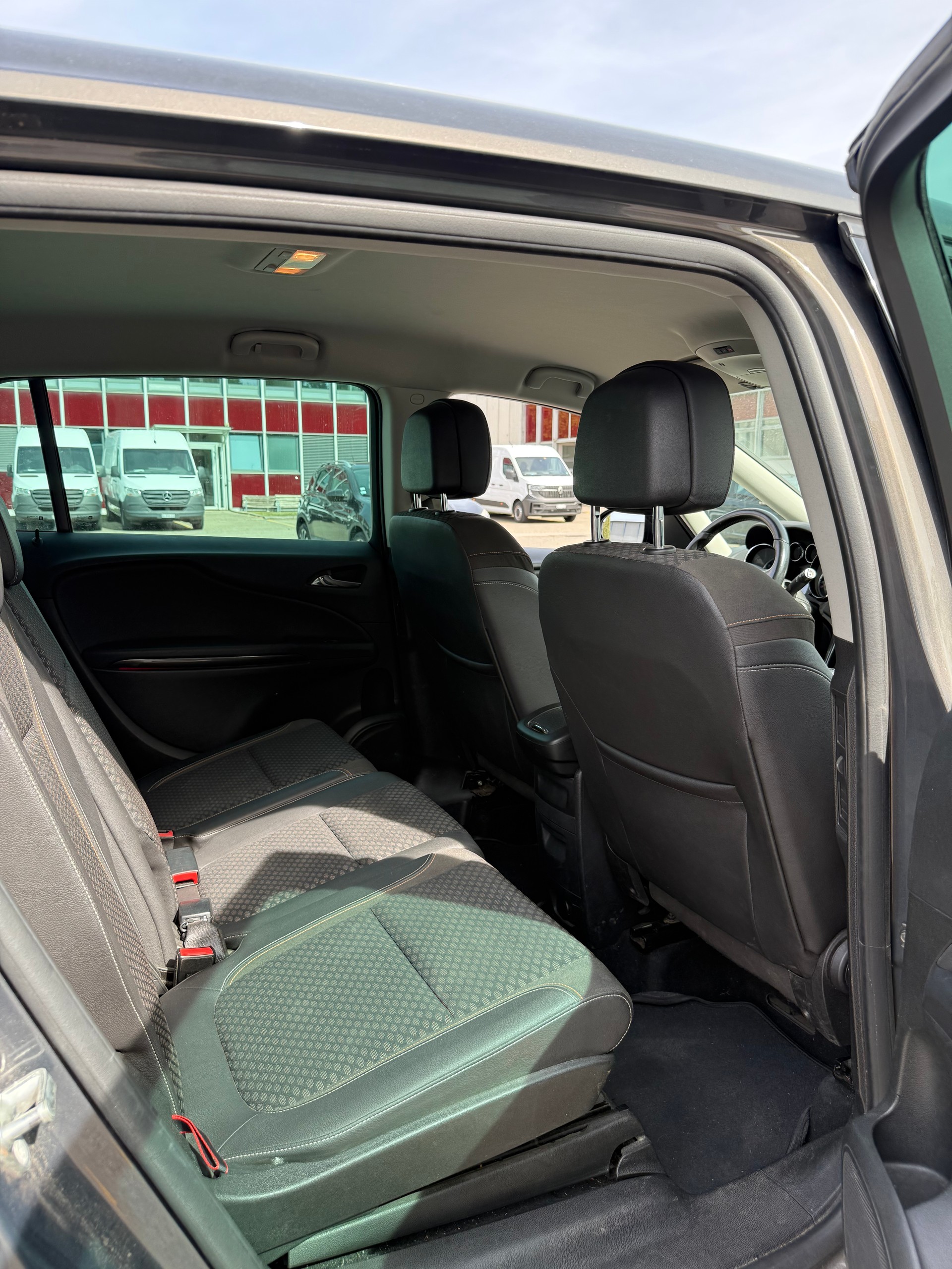 OPEL Zafira Tourer 1.4i 16V Turbo Drive Automatic-image-7