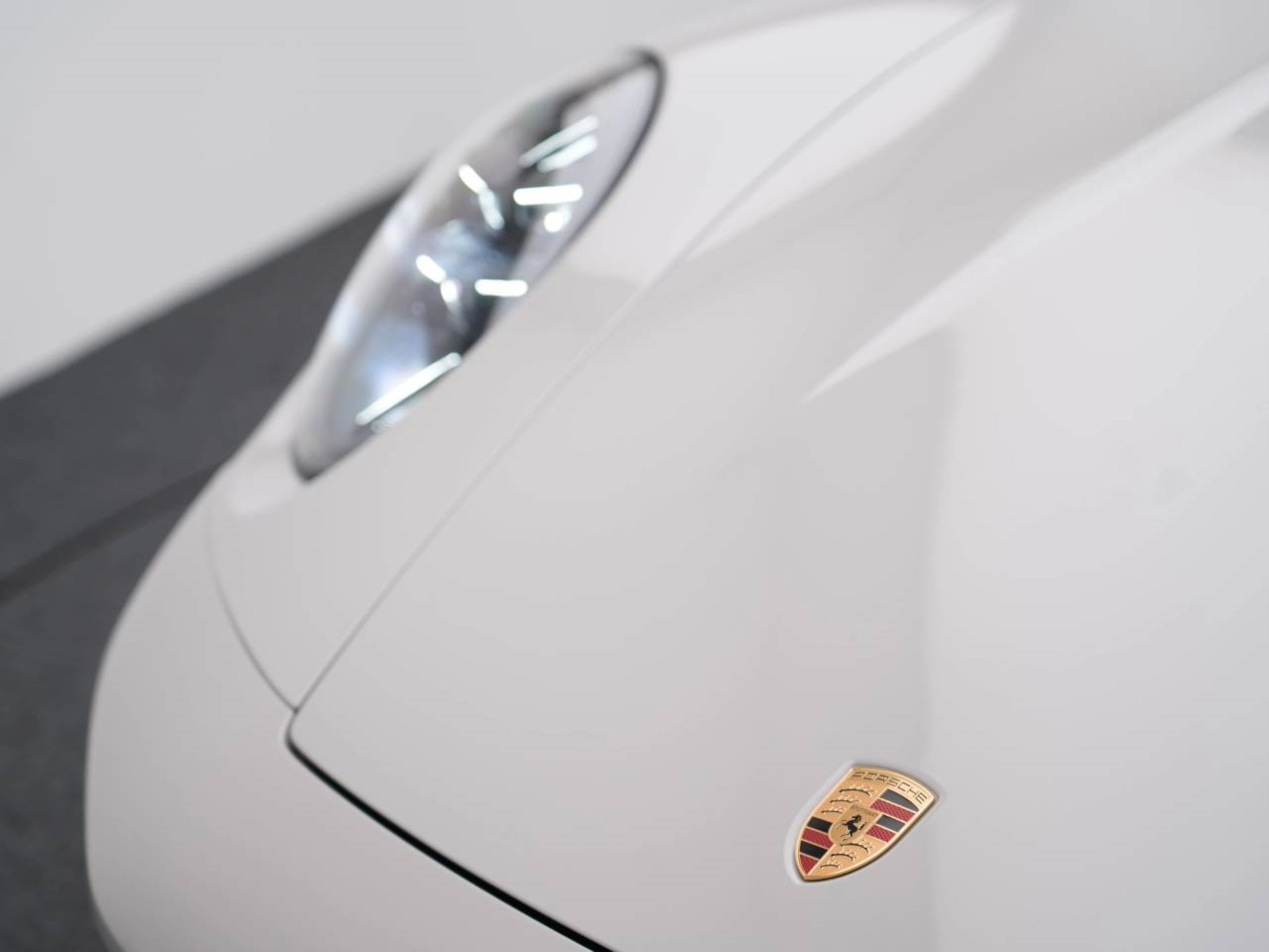 PORSCHE 911 Carrera-image-11