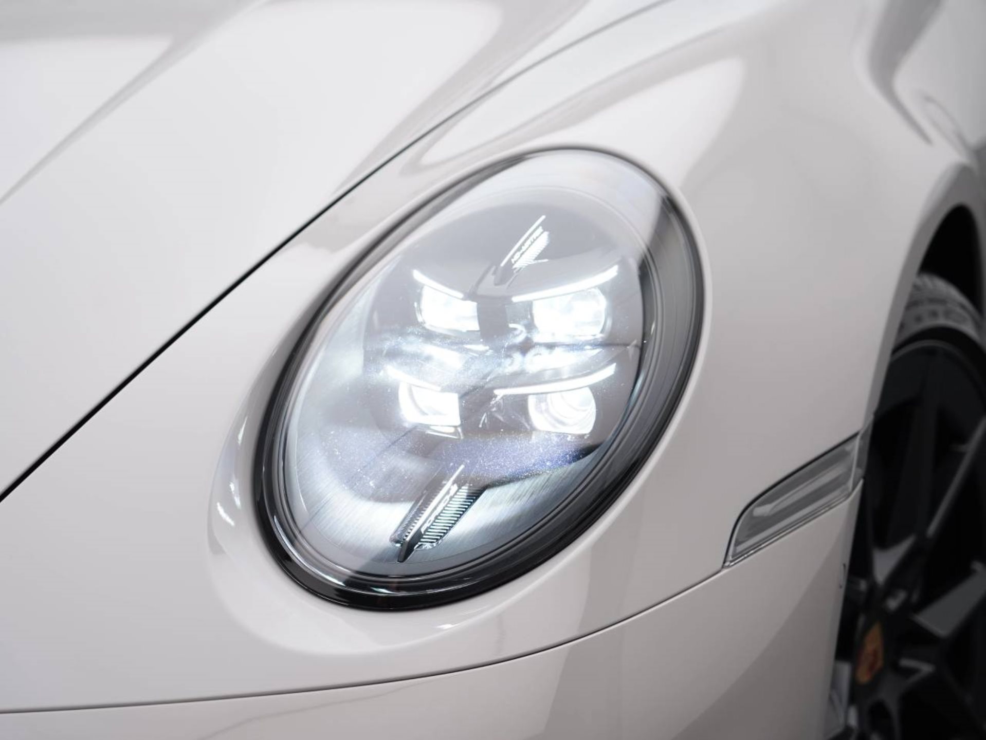 PORSCHE 911 Carrera-image-12