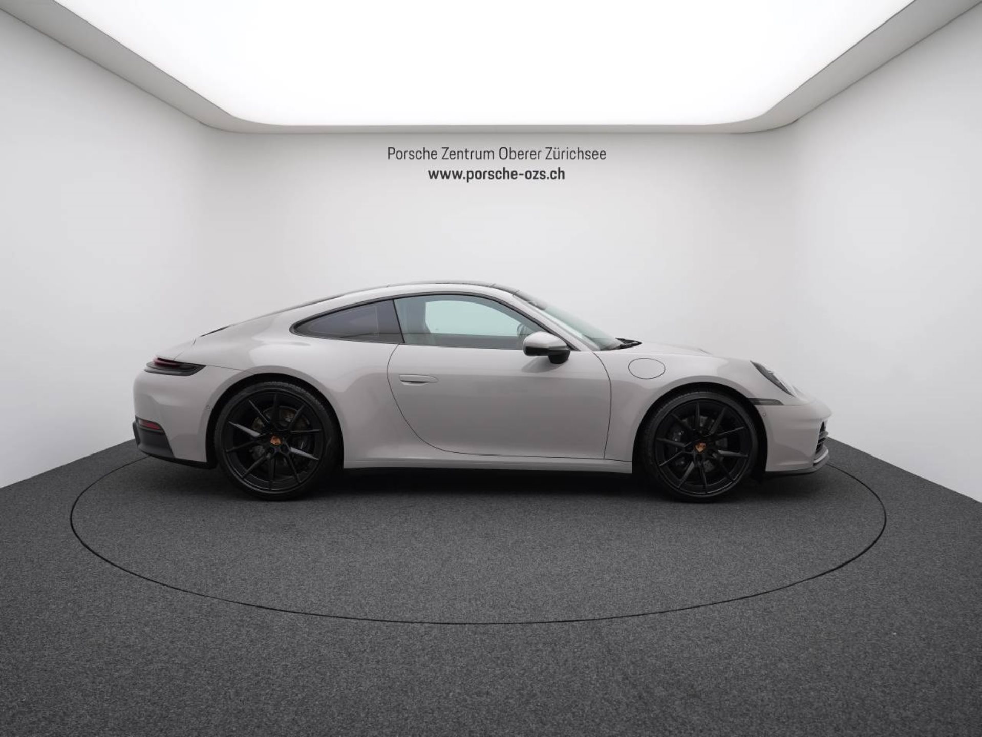 PORSCHE 911 Carrera-image-7
