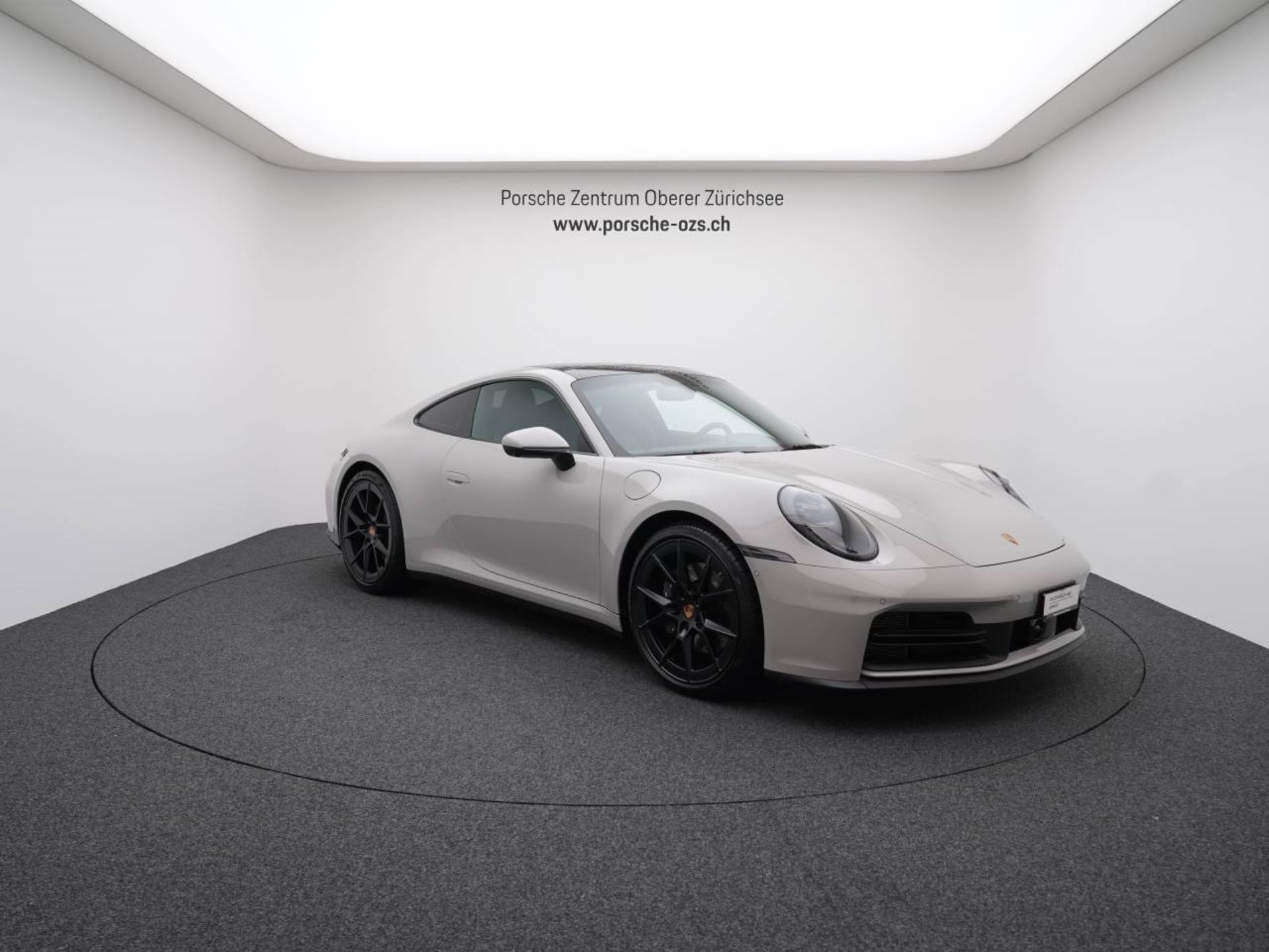 PORSCHE 911 Carrera-image-8