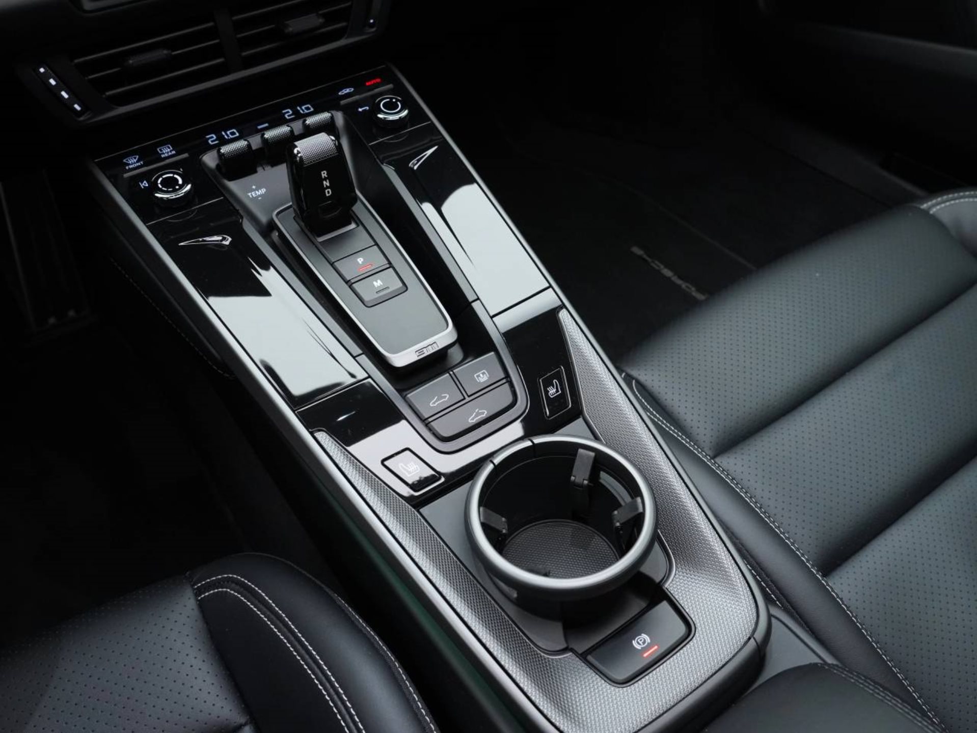 PORSCHE 911 Carrera-image-19