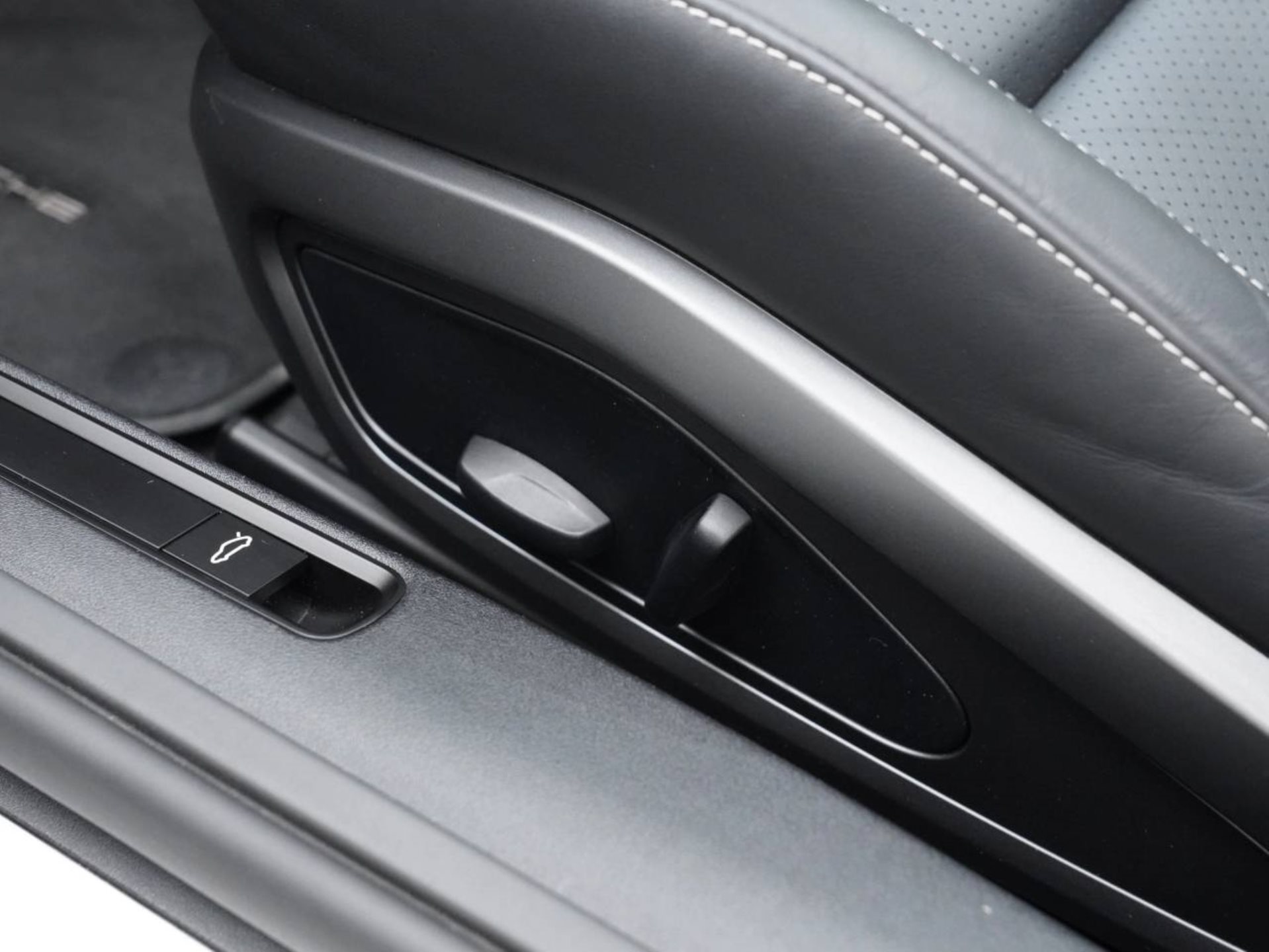 PORSCHE 911 Carrera-image-22