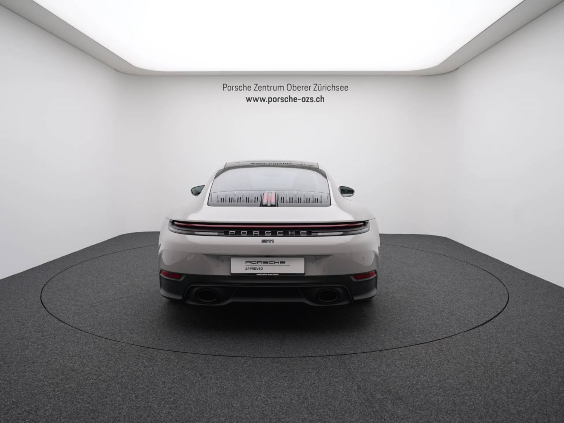 PORSCHE 911 Carrera-image-5