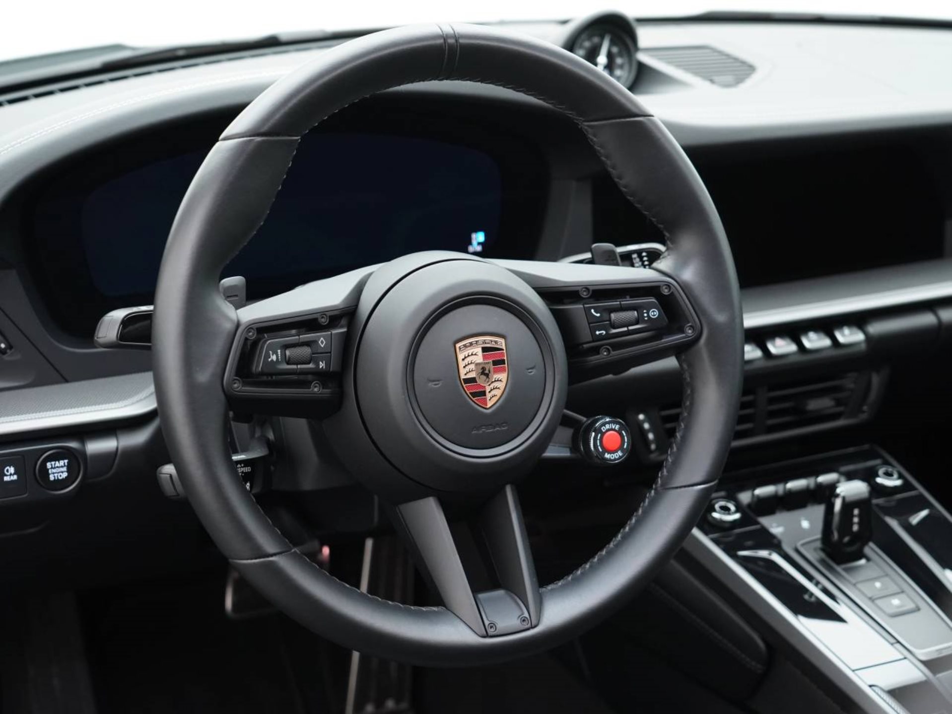 PORSCHE 911 Carrera-image-15