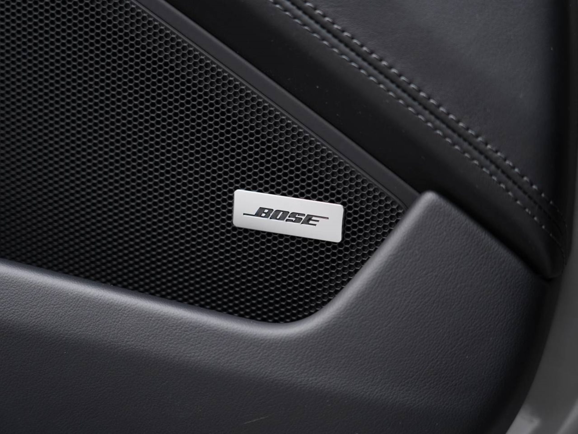 PORSCHE 911 Carrera-image-31