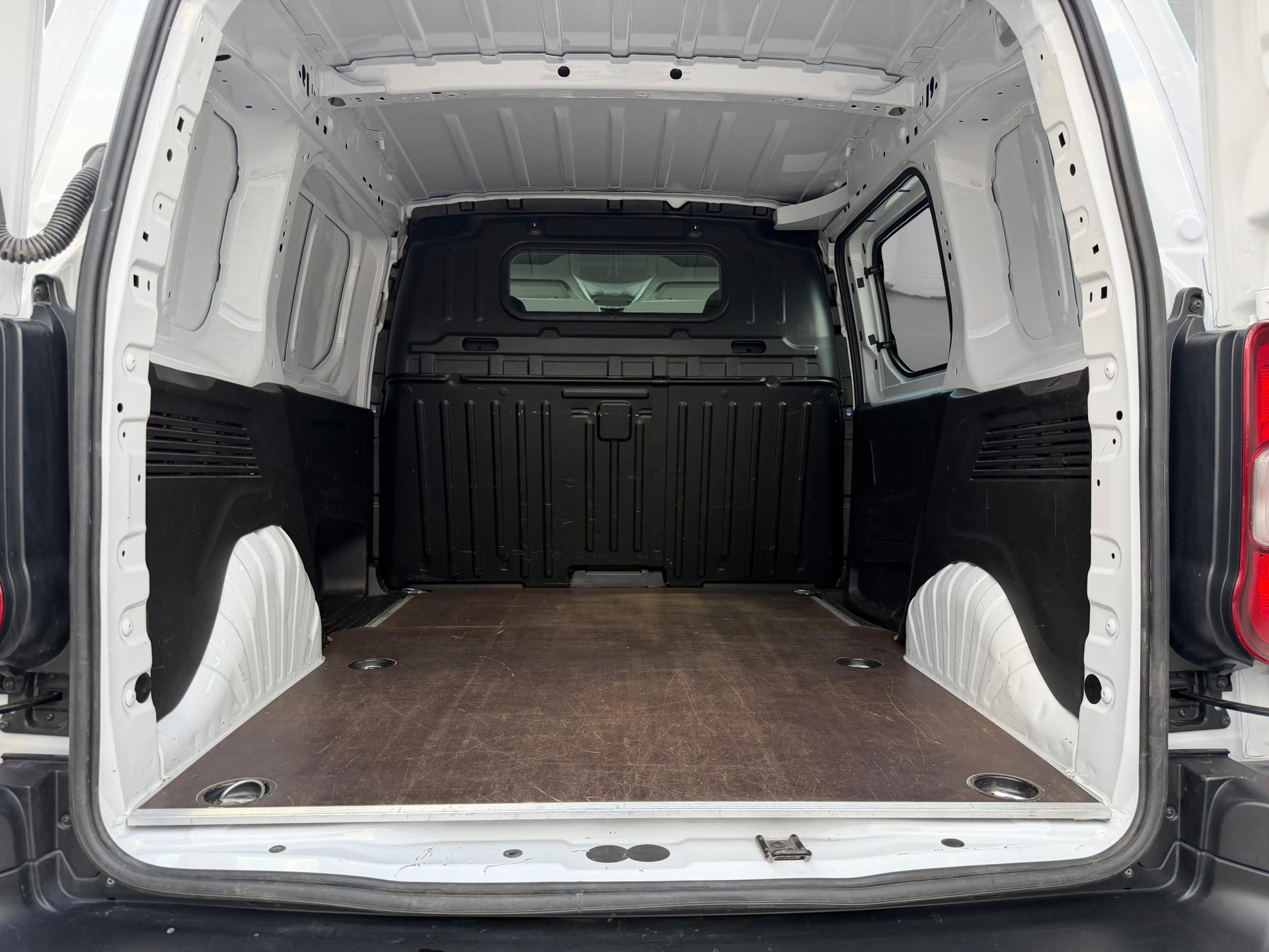 PEUGEOT Partner 1.5 Blue HDi s/s Premium 1000kg-image-14