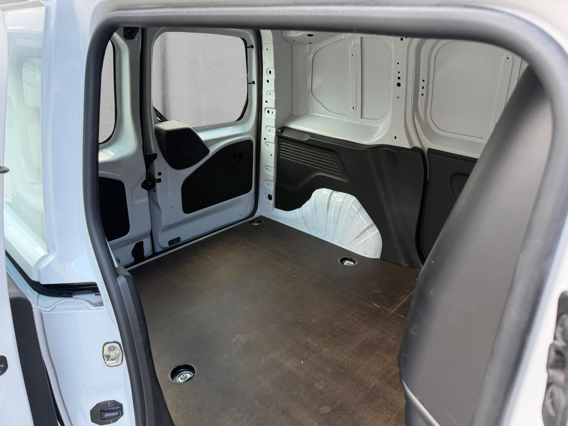 PEUGEOT Partner 1.5 Blue HDi s/s Premium 1000kg-image-13