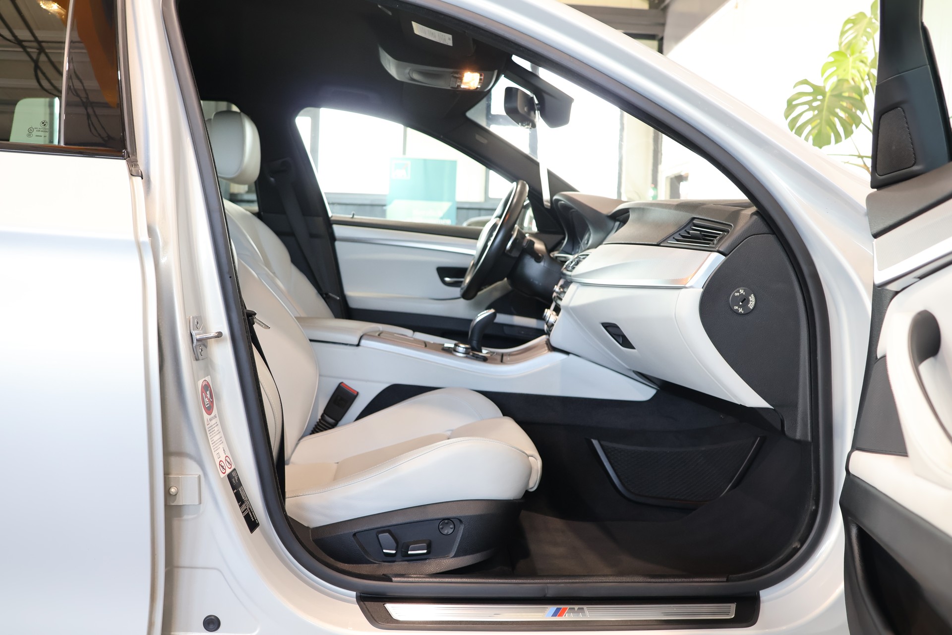 BMW 535d xDrive Touring Steptronic-image-12