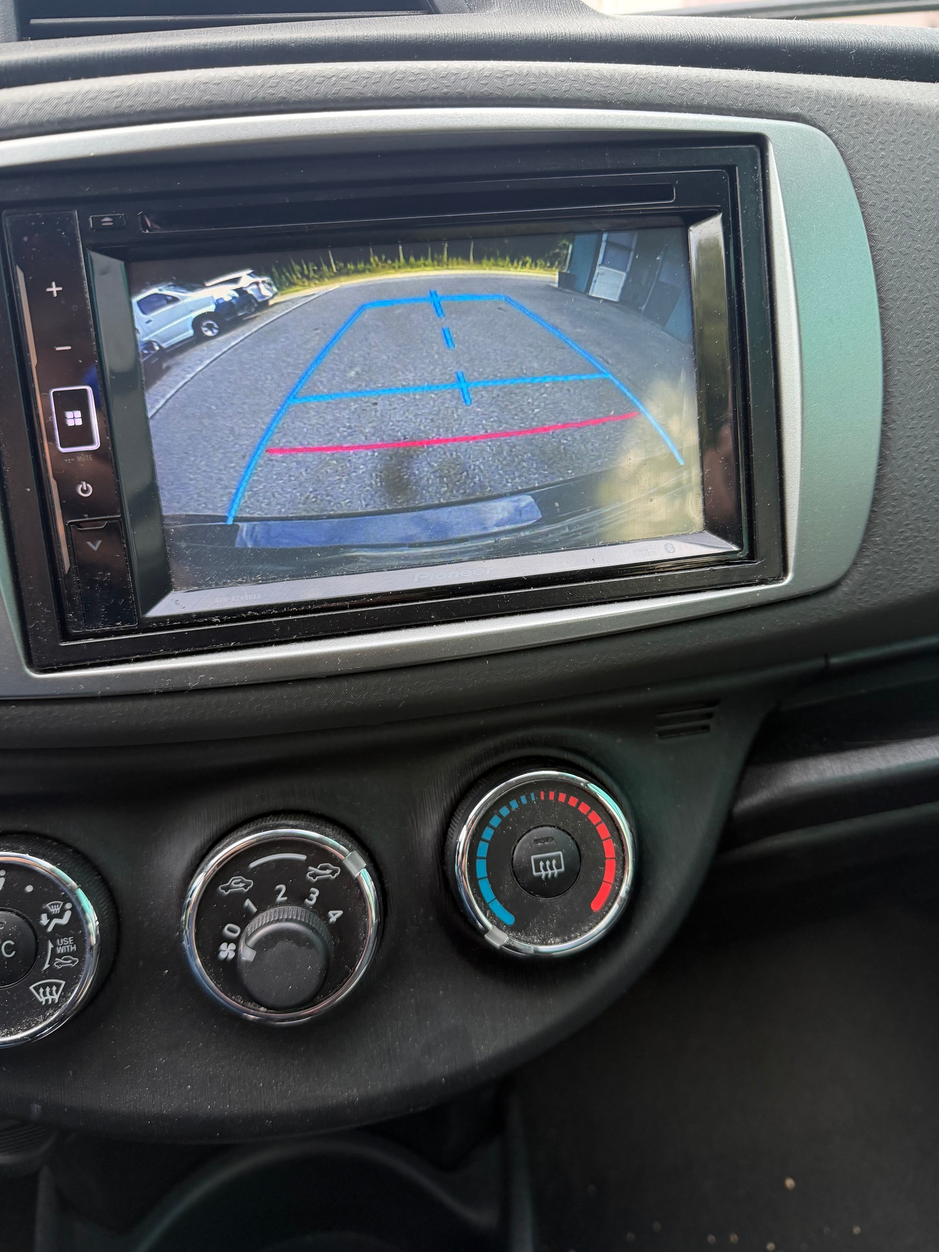 TOYOTA Yaris 1.33 Style-image-11