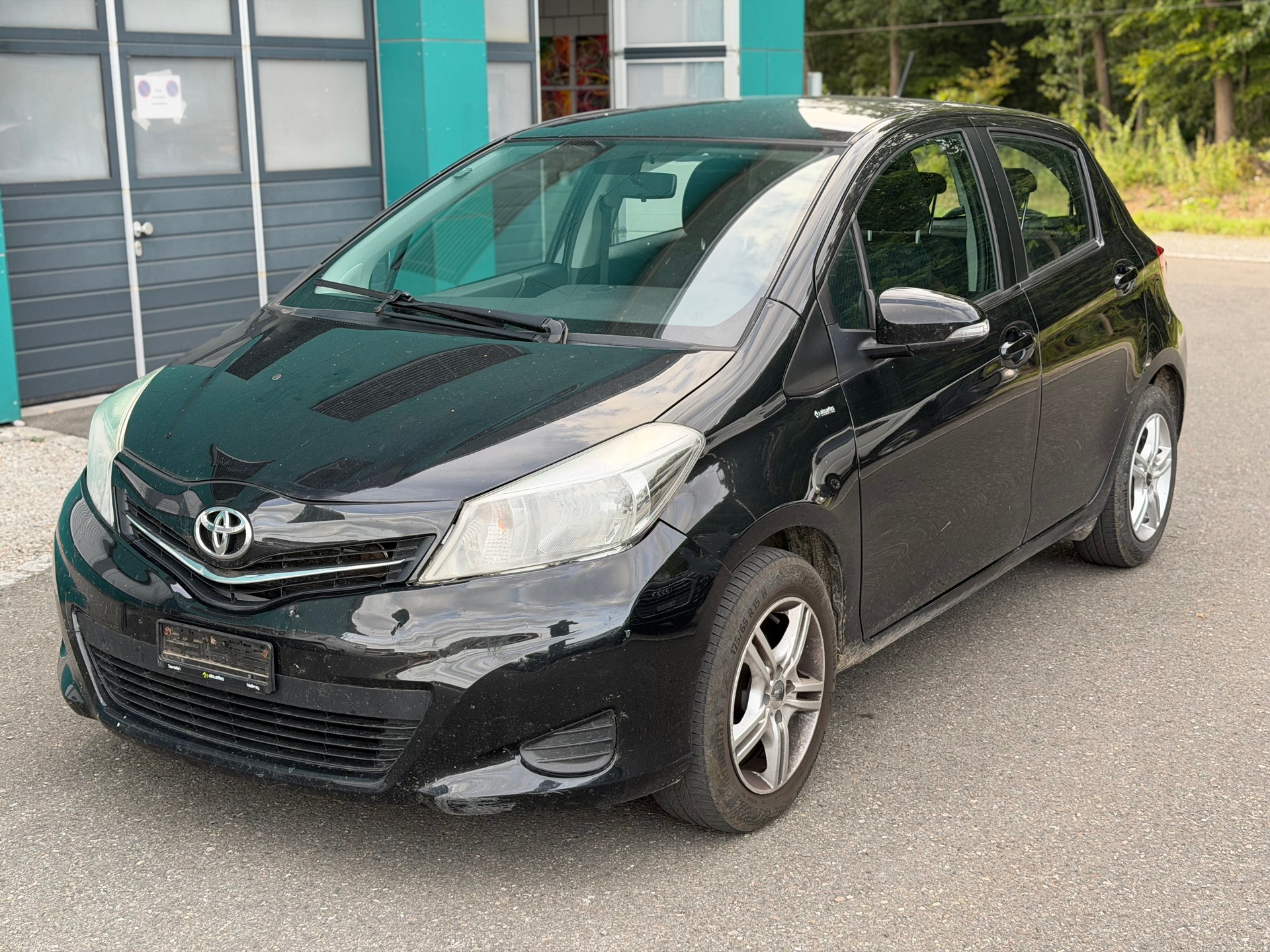 TOYOTA Yaris 1.33 Style-image-0
