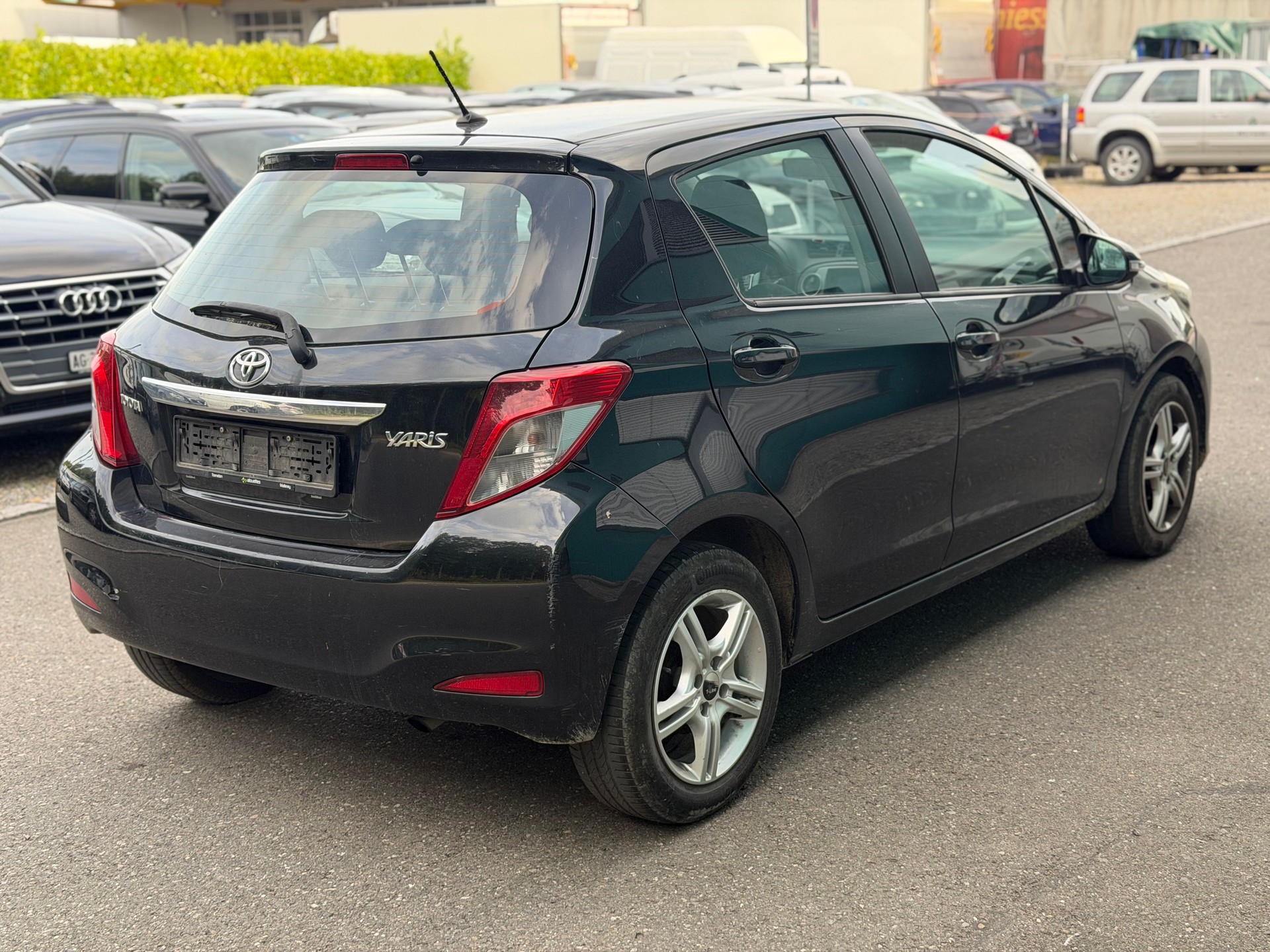 TOYOTA Yaris 1.33 Style-image-3