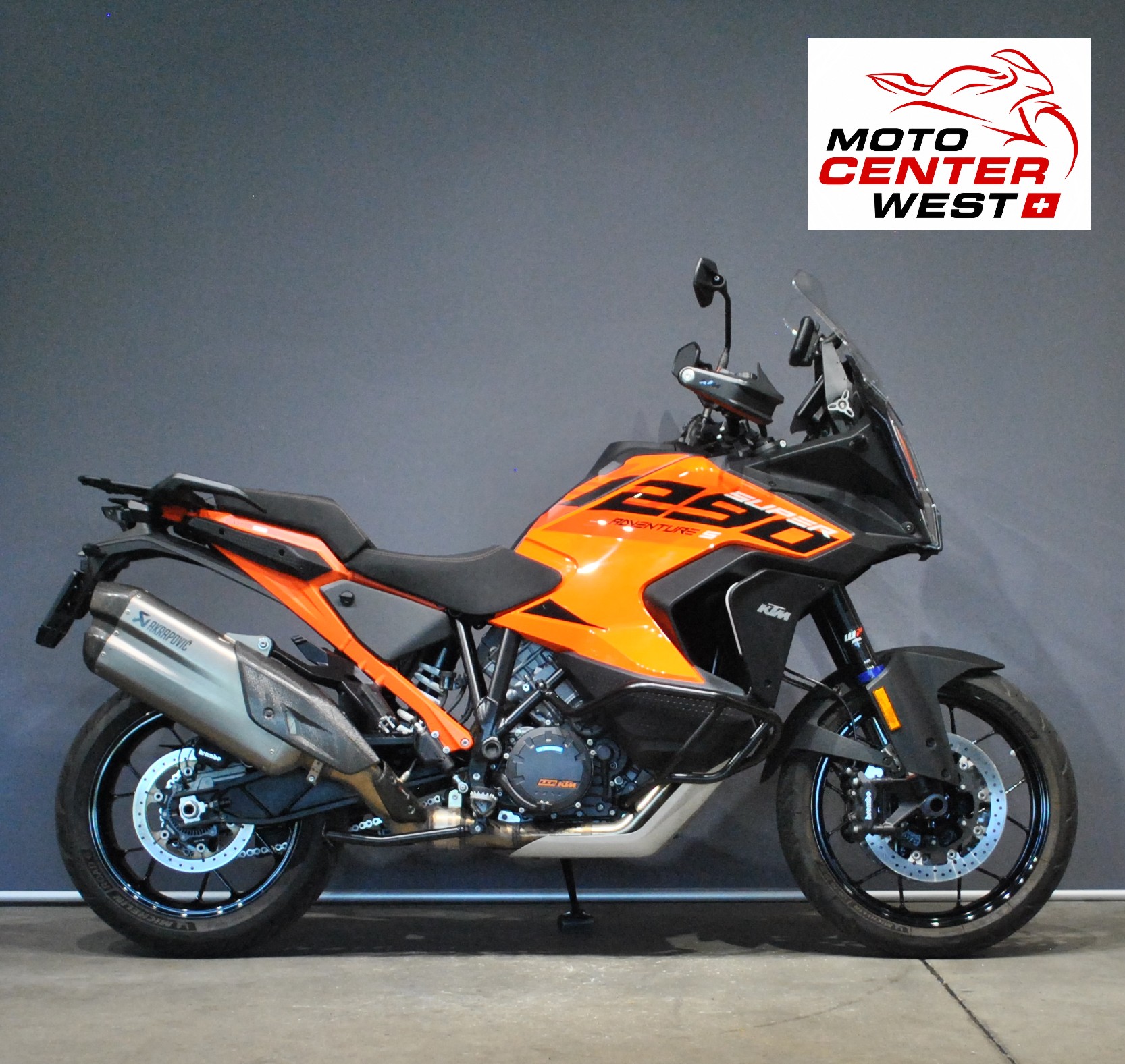 KTM 1290 Super Adventure S-showroom-element-1