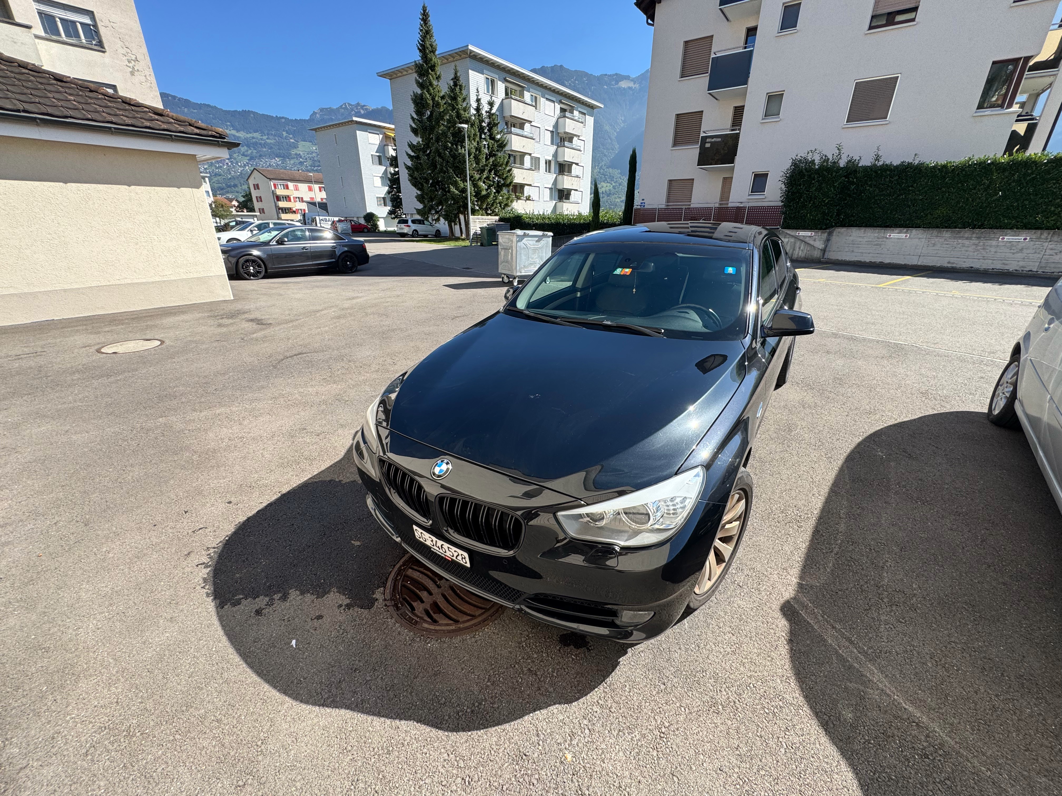Car photo