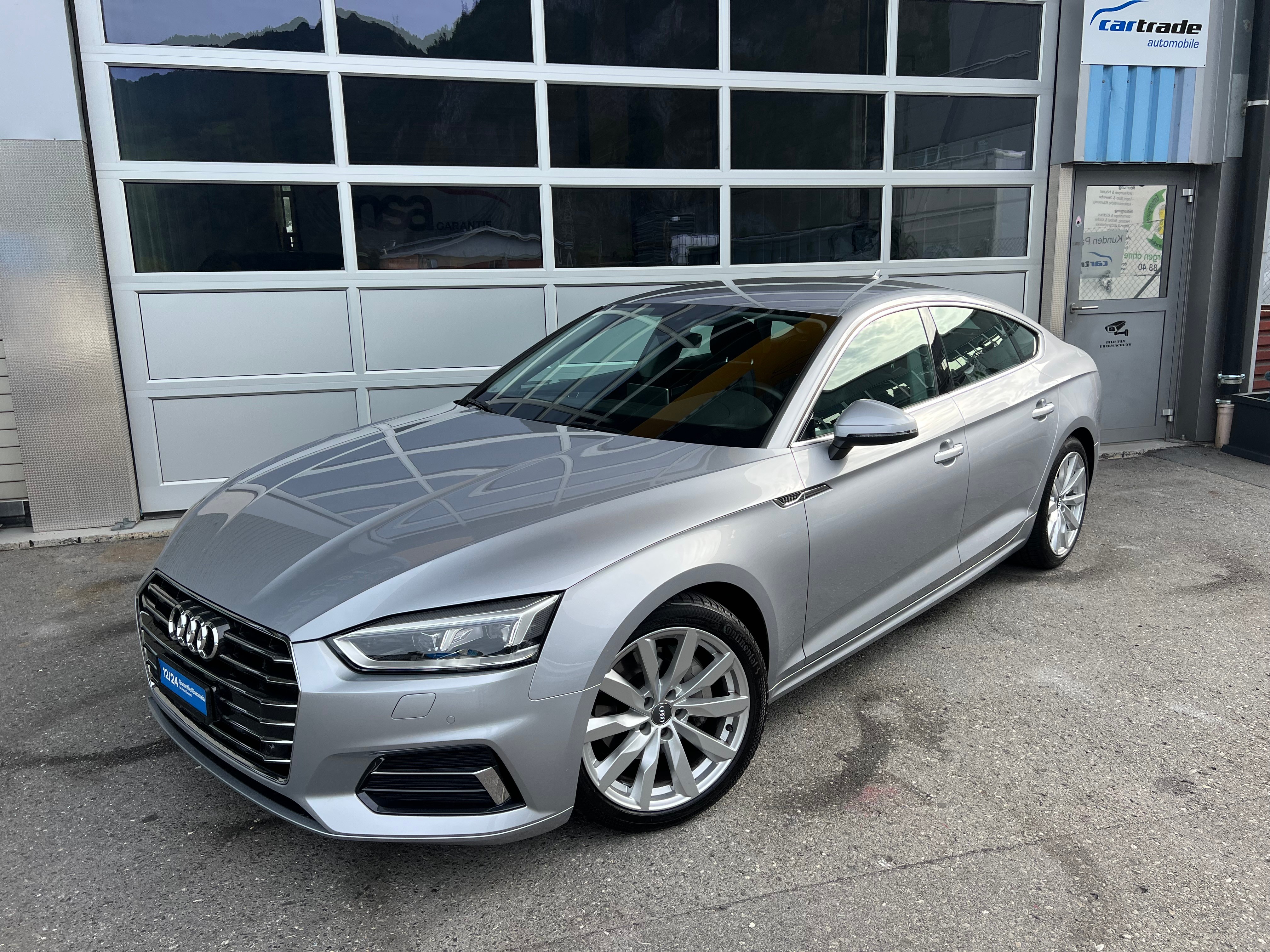 Car photo